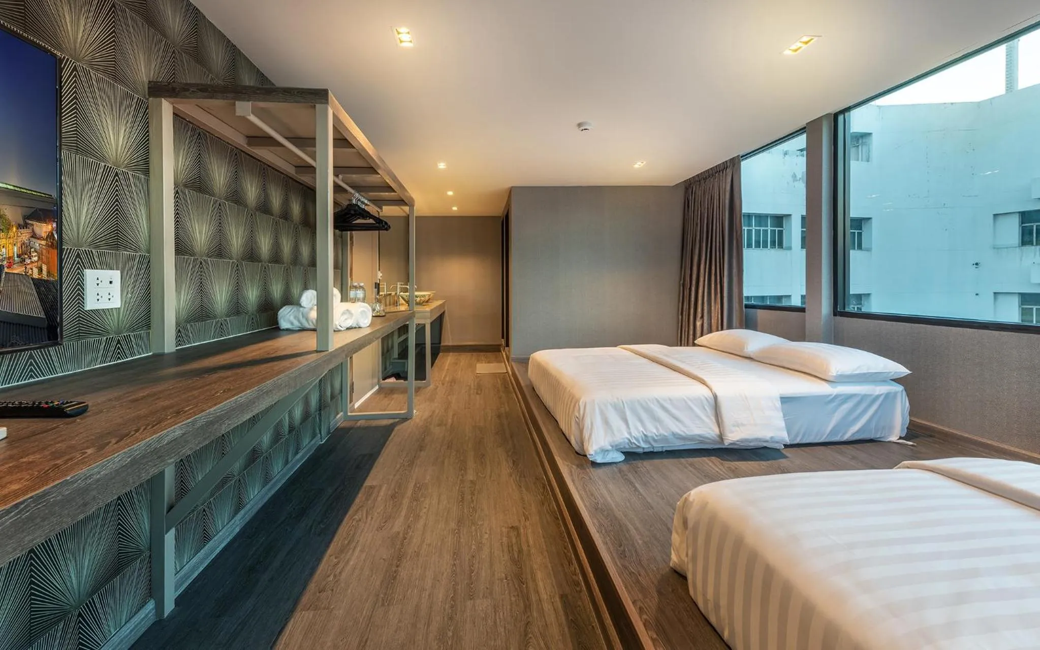 Staff, Bed in Happy Station Bangkok