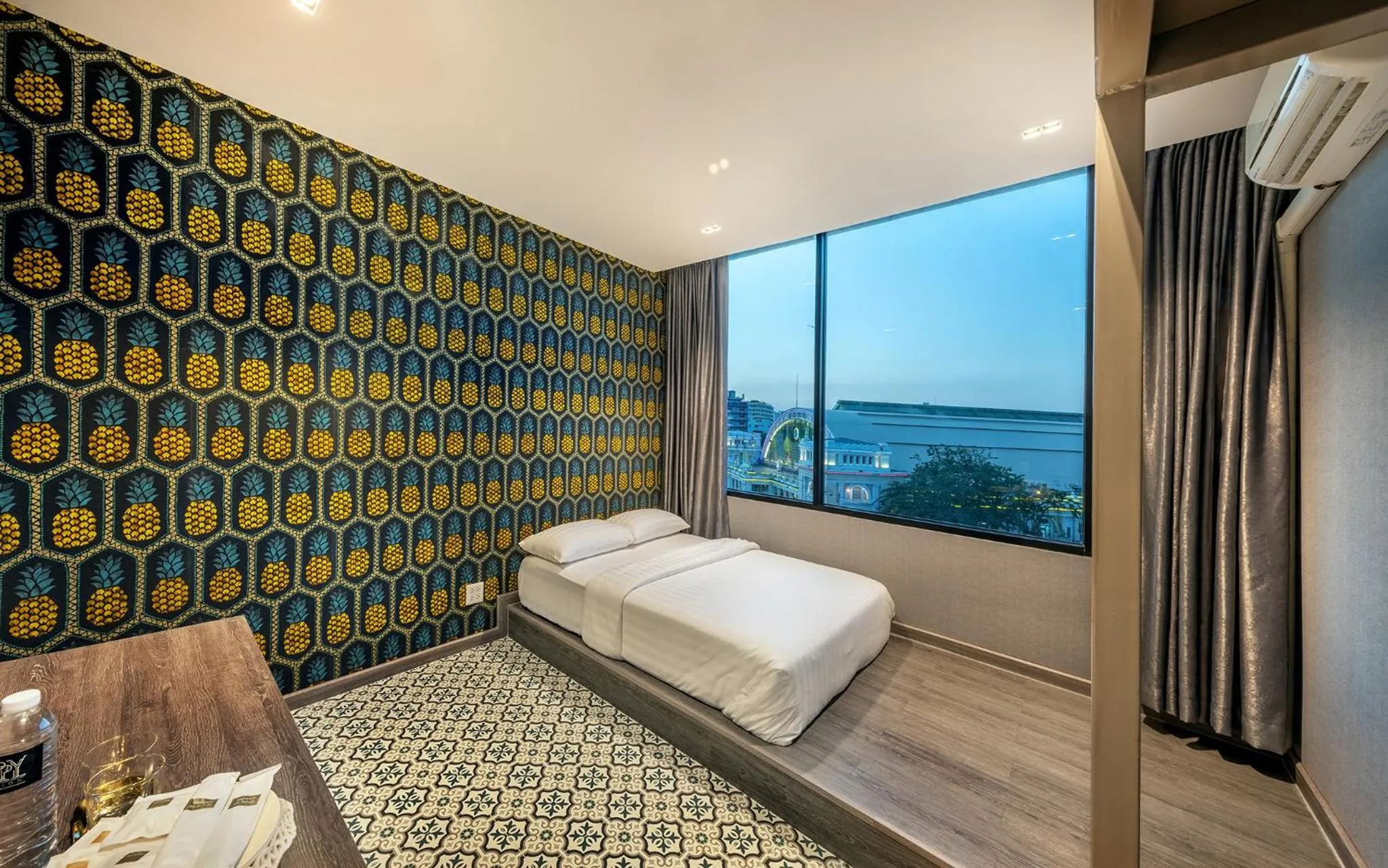 Staff, Bed in Happy Station Bangkok