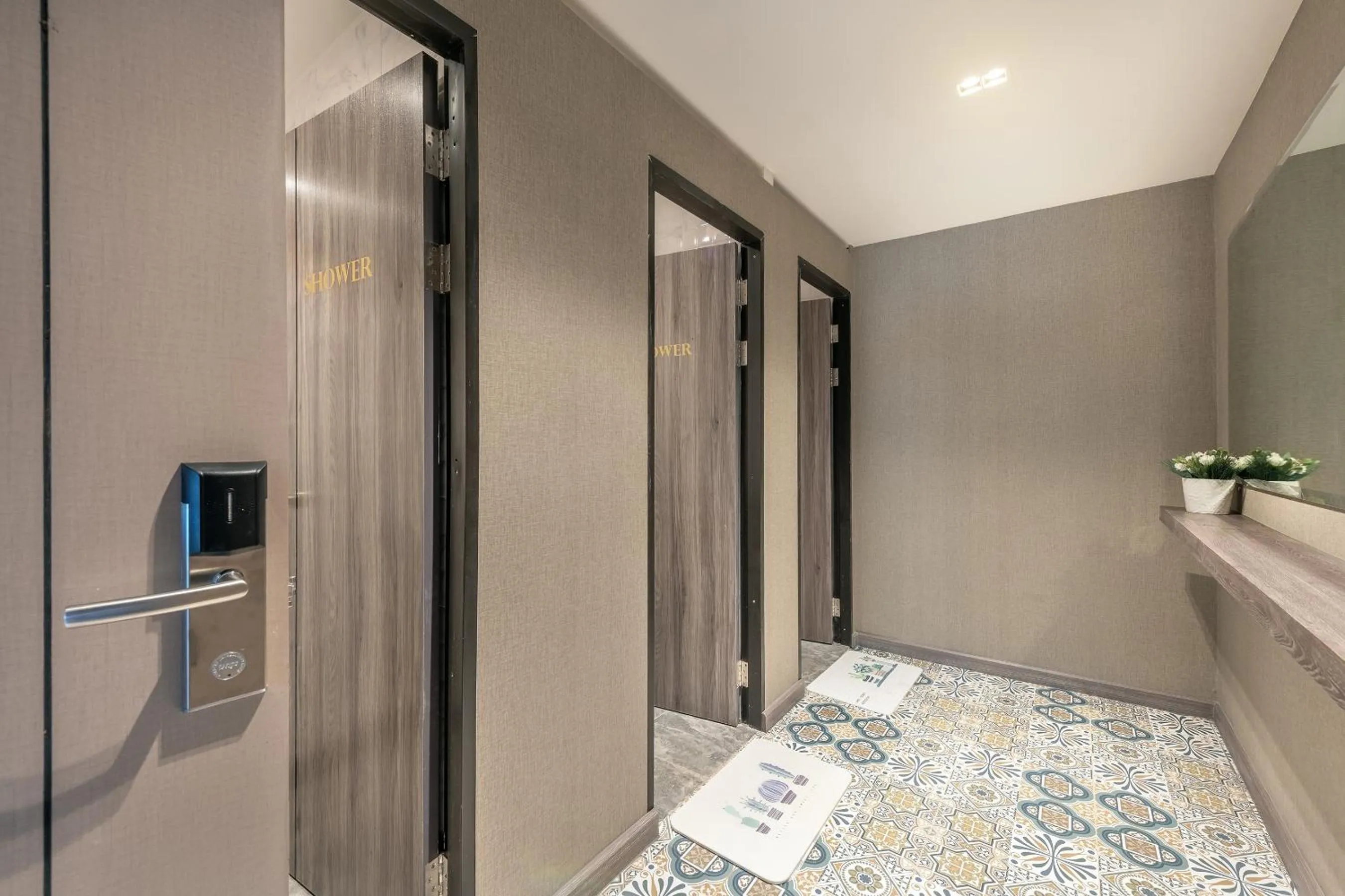 Bathroom, Bed in Happy Station Bangkok