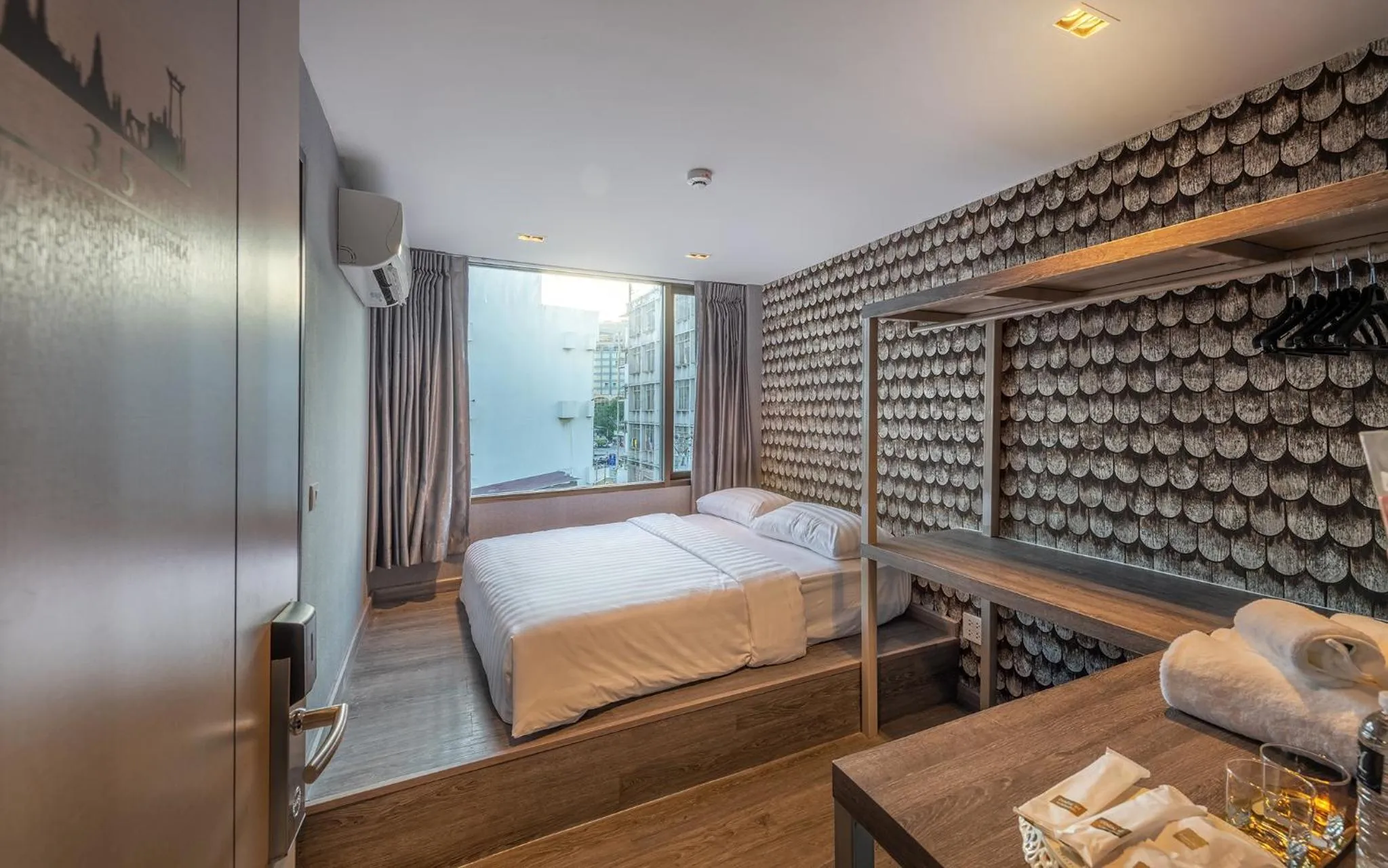 Staff, Bed in Happy Station Bangkok