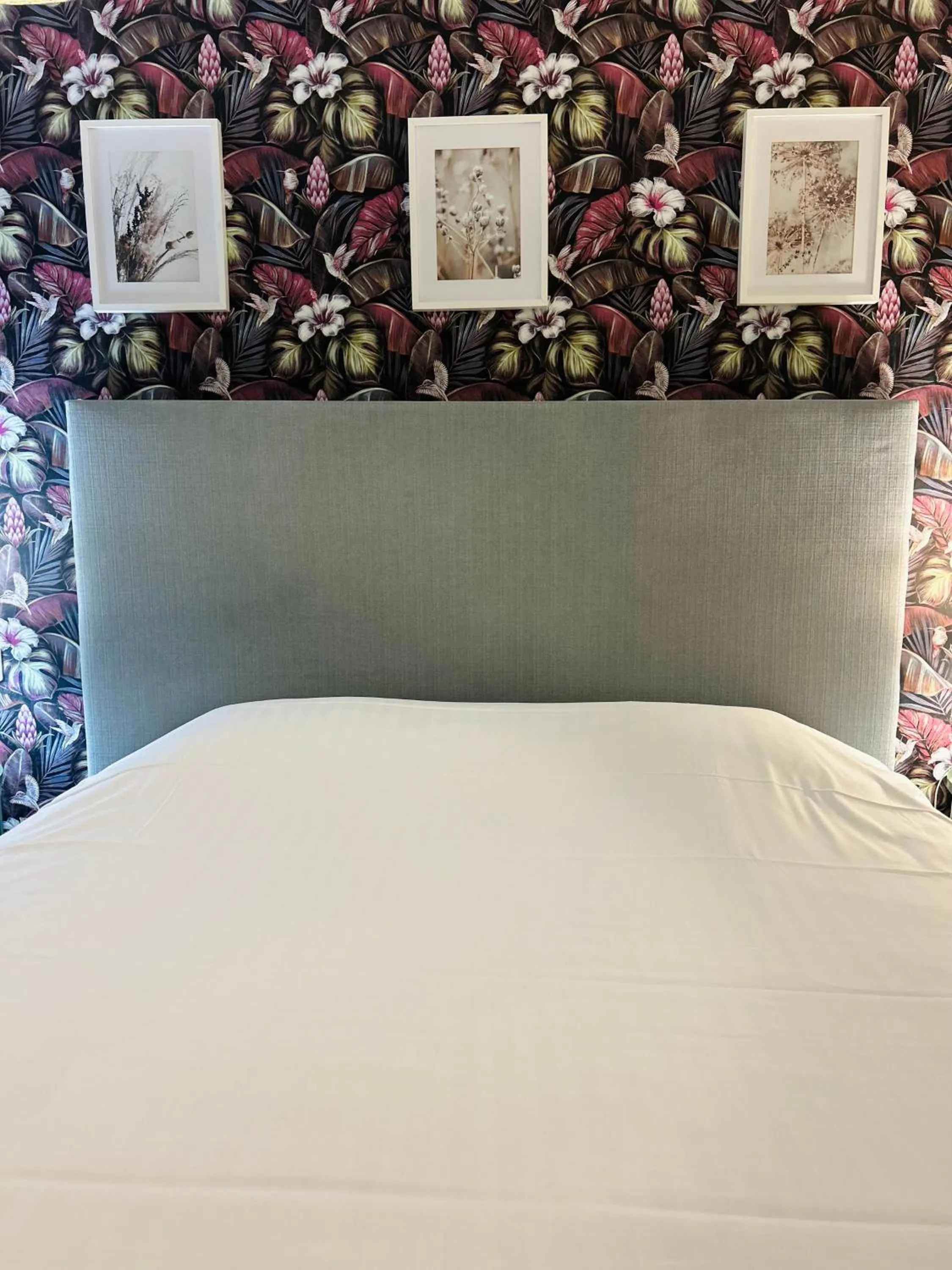 Bed in Hôtel Le Lys