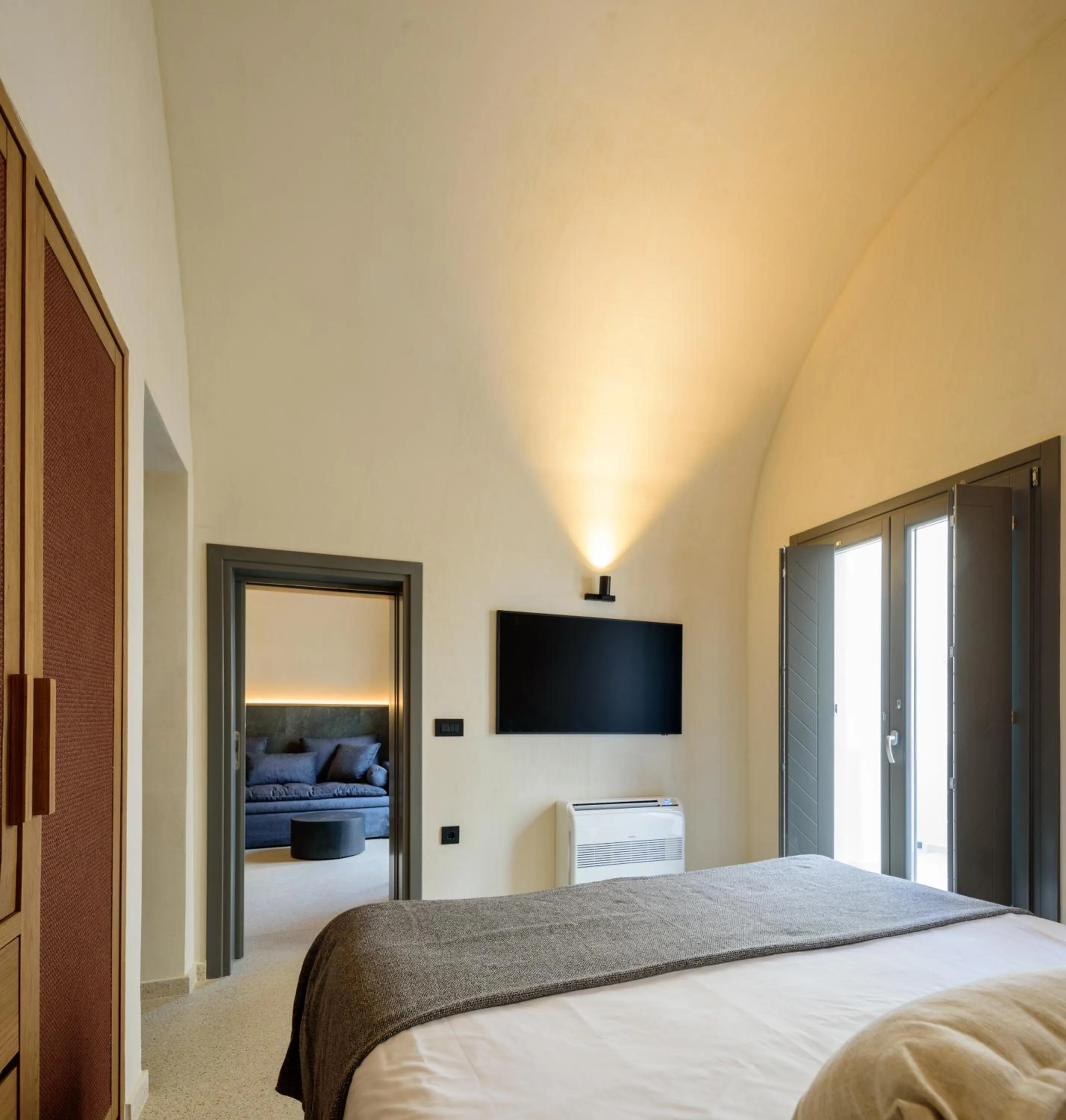 Bed in Alleys All-Suite Hotel & Spa