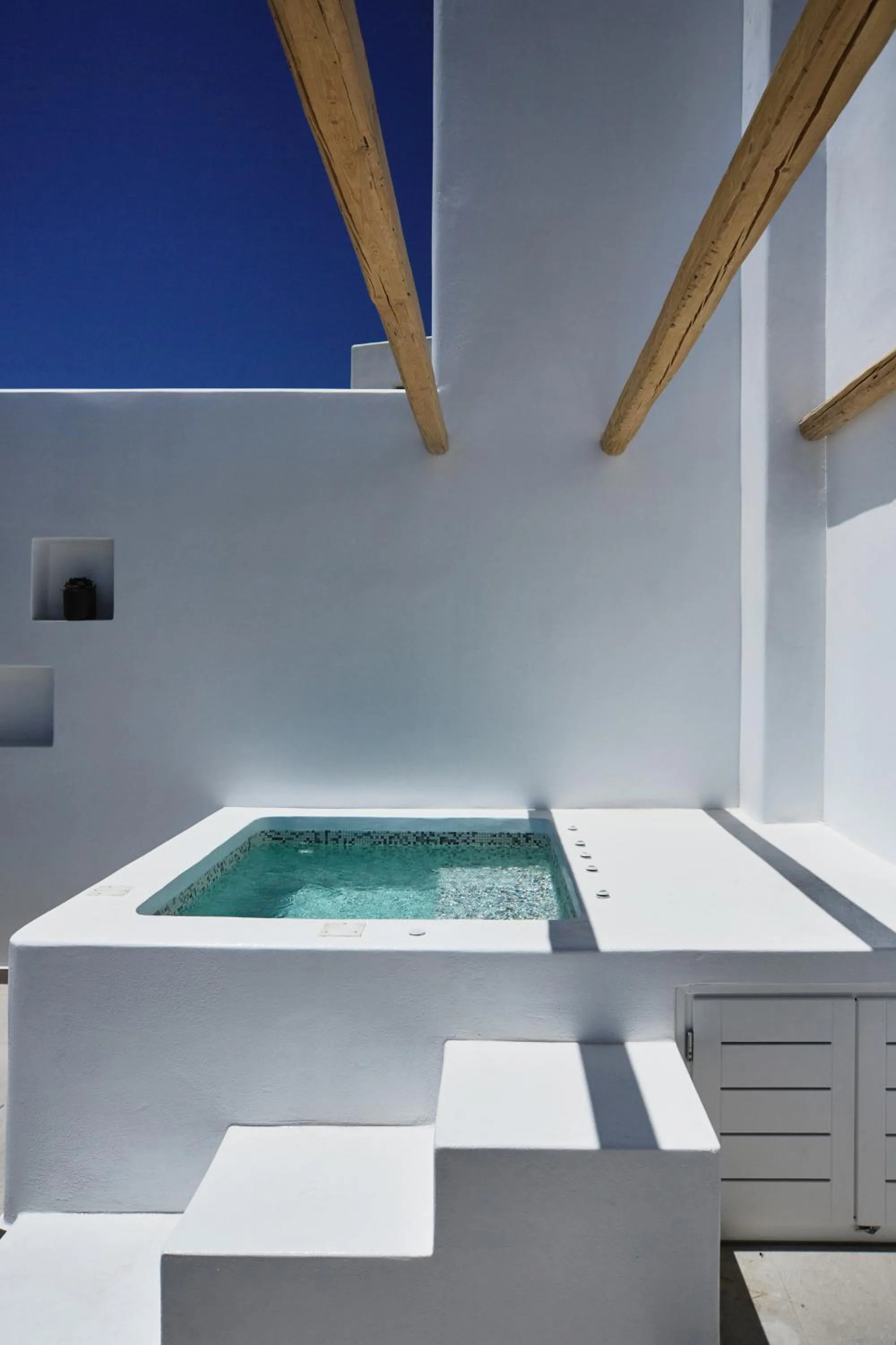 Swimming pool in Alleys All-Suite Hotel & Spa