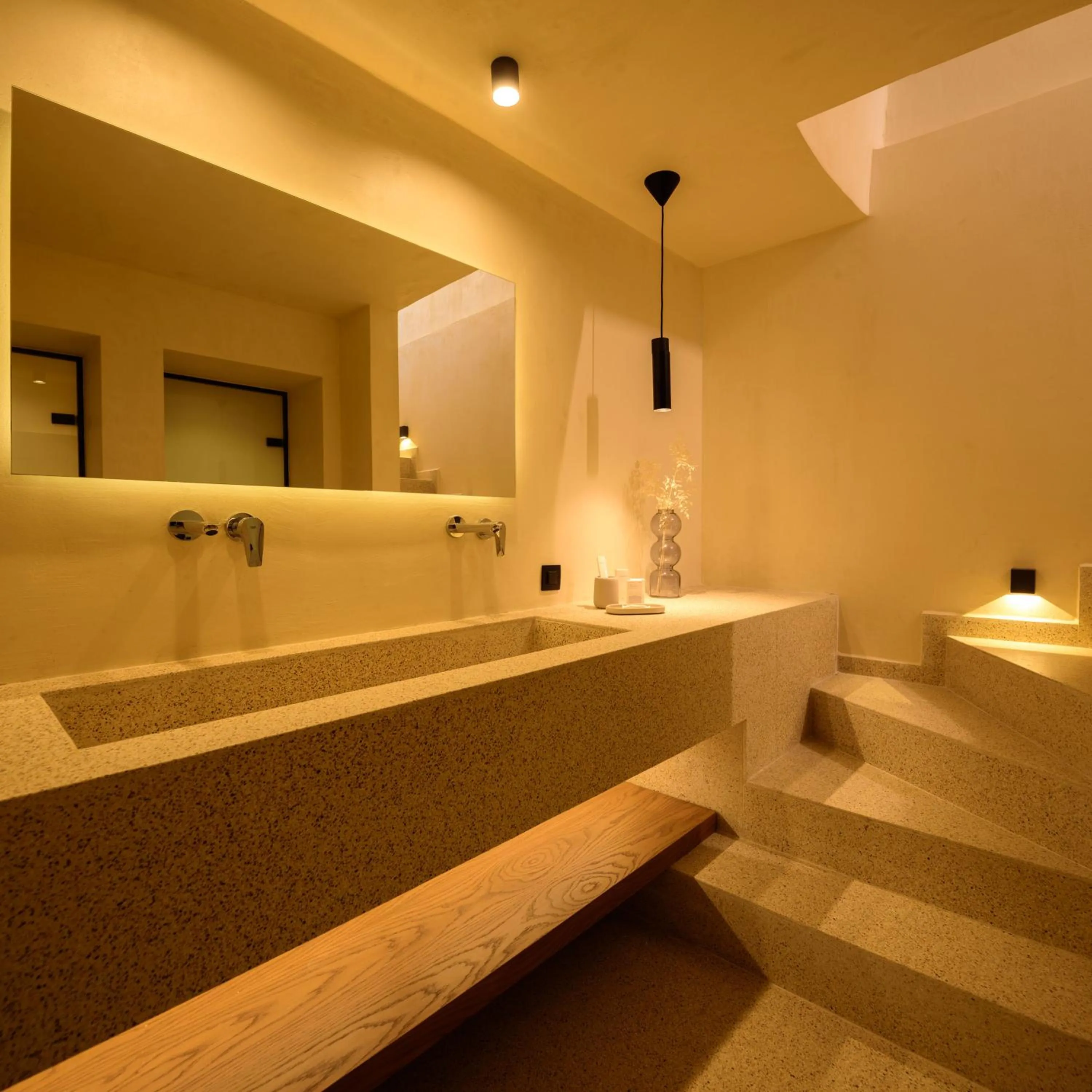 Alleys All-Suite Hotel & Spa