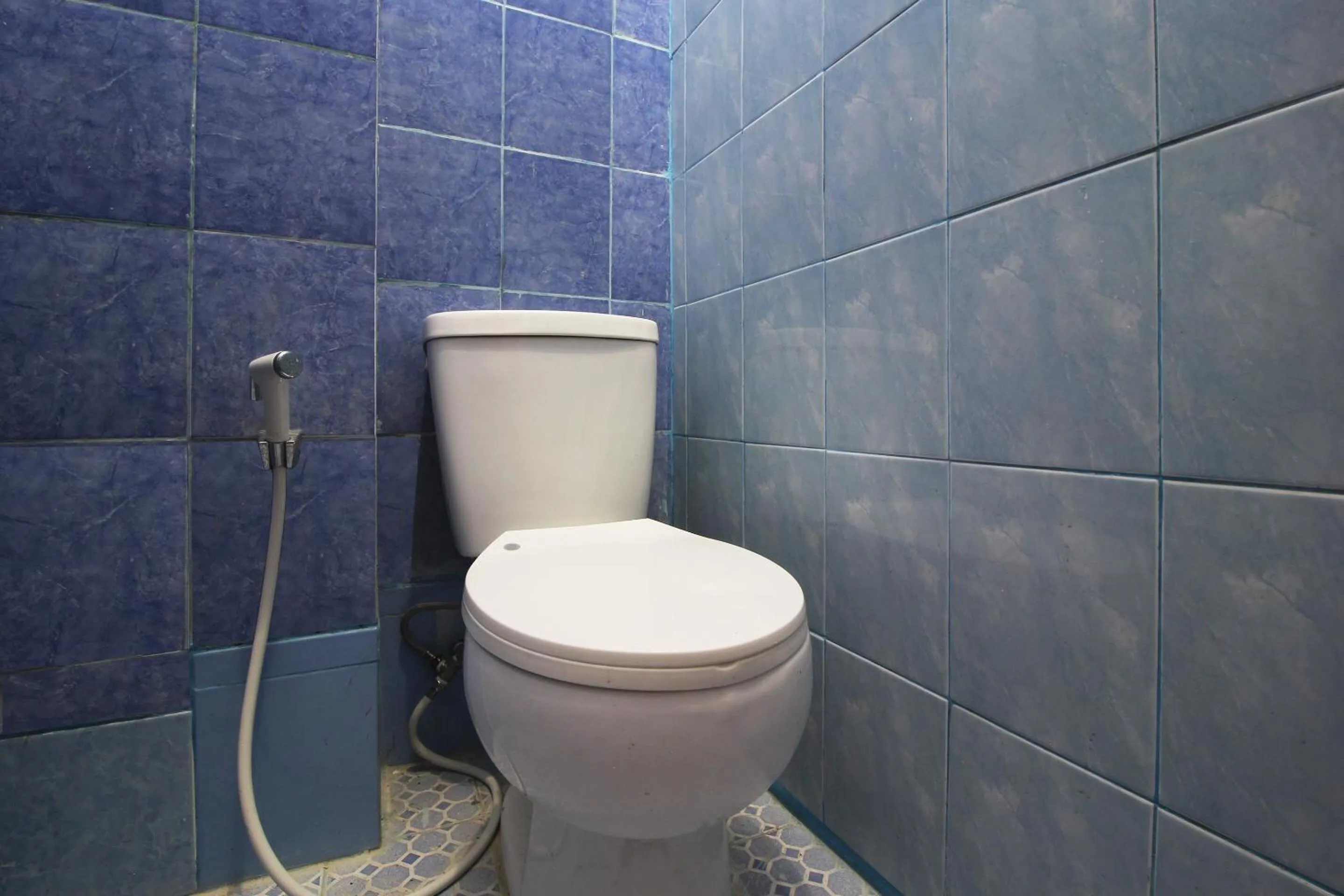 Bathroom in OYO Life 2273 Pratama Homestay