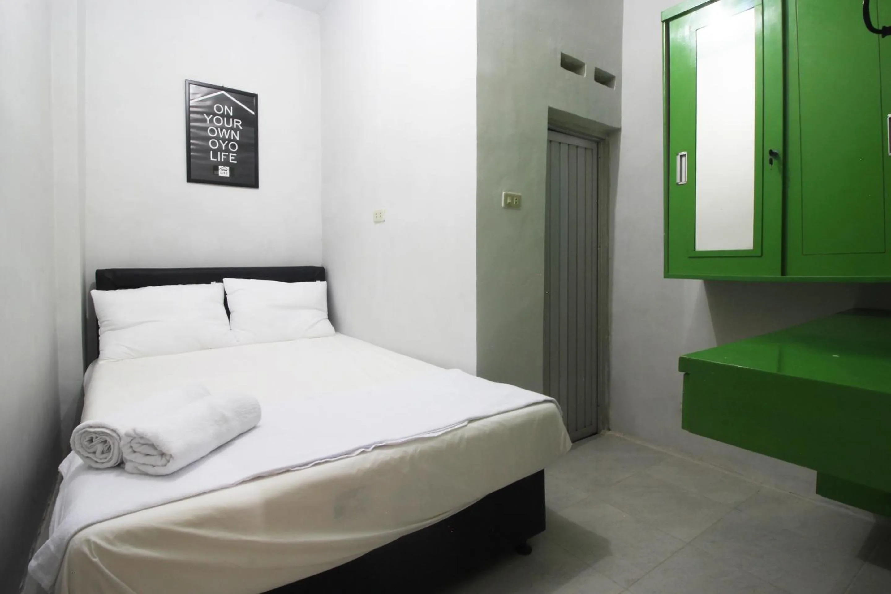 Bedroom, Bed in OYO Life 2273 Pratama Homestay