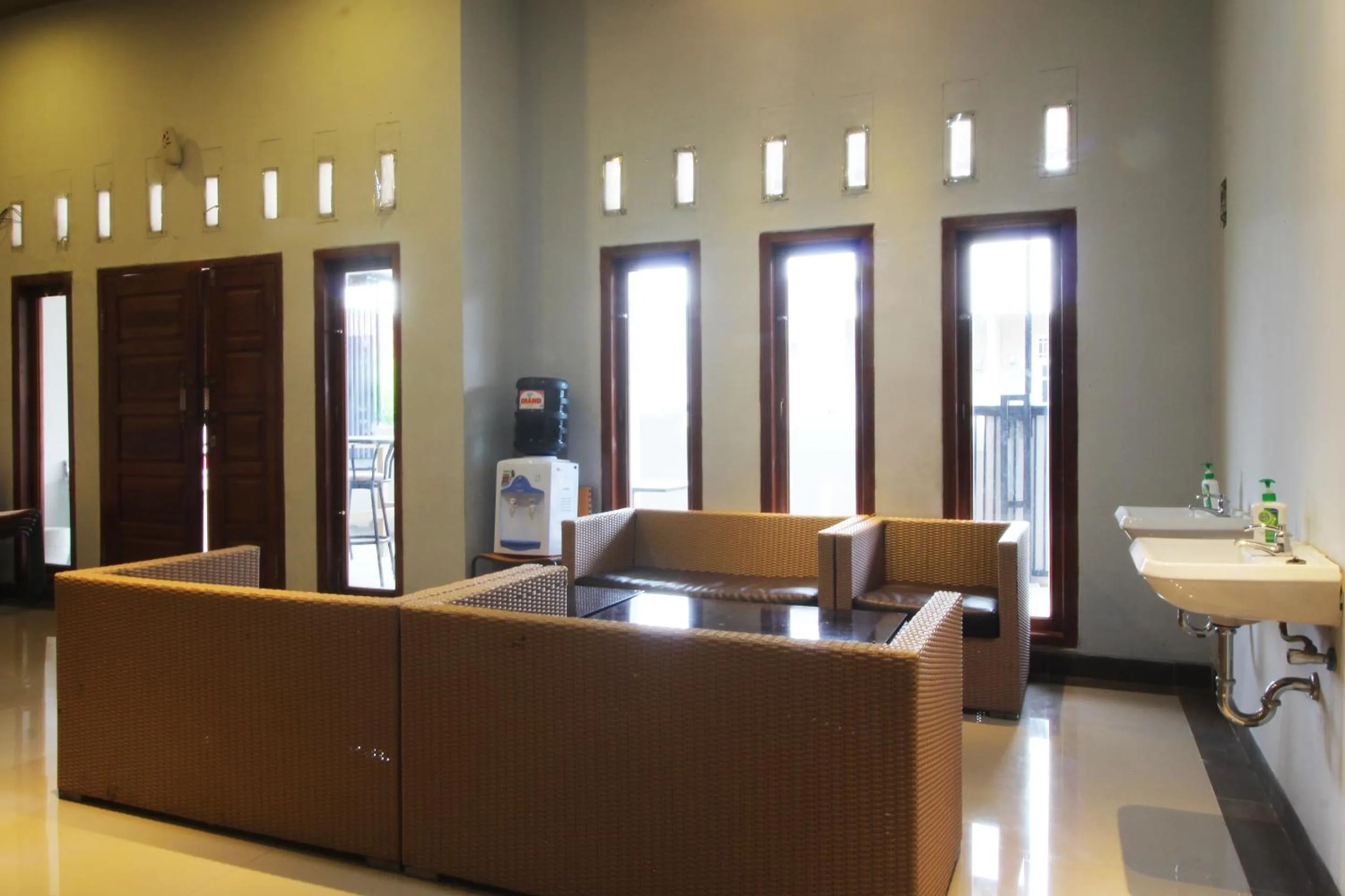 Lobby or reception in OYO Life 2273 Pratama Homestay