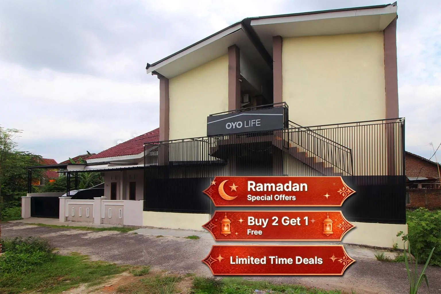 Property building in OYO Life 2273 Pratama Homestay