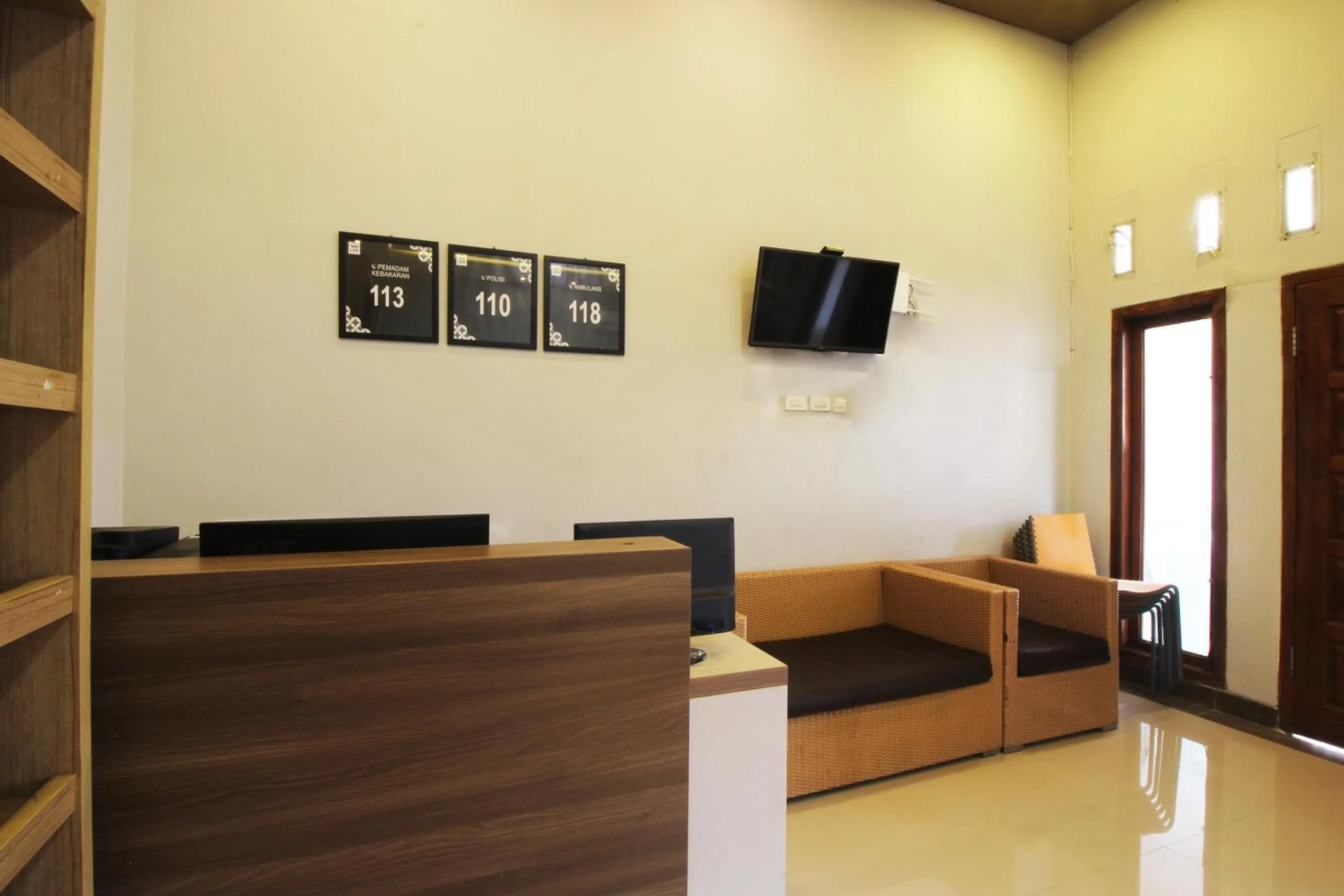 Lobby or reception in OYO Life 2273 Pratama Homestay
