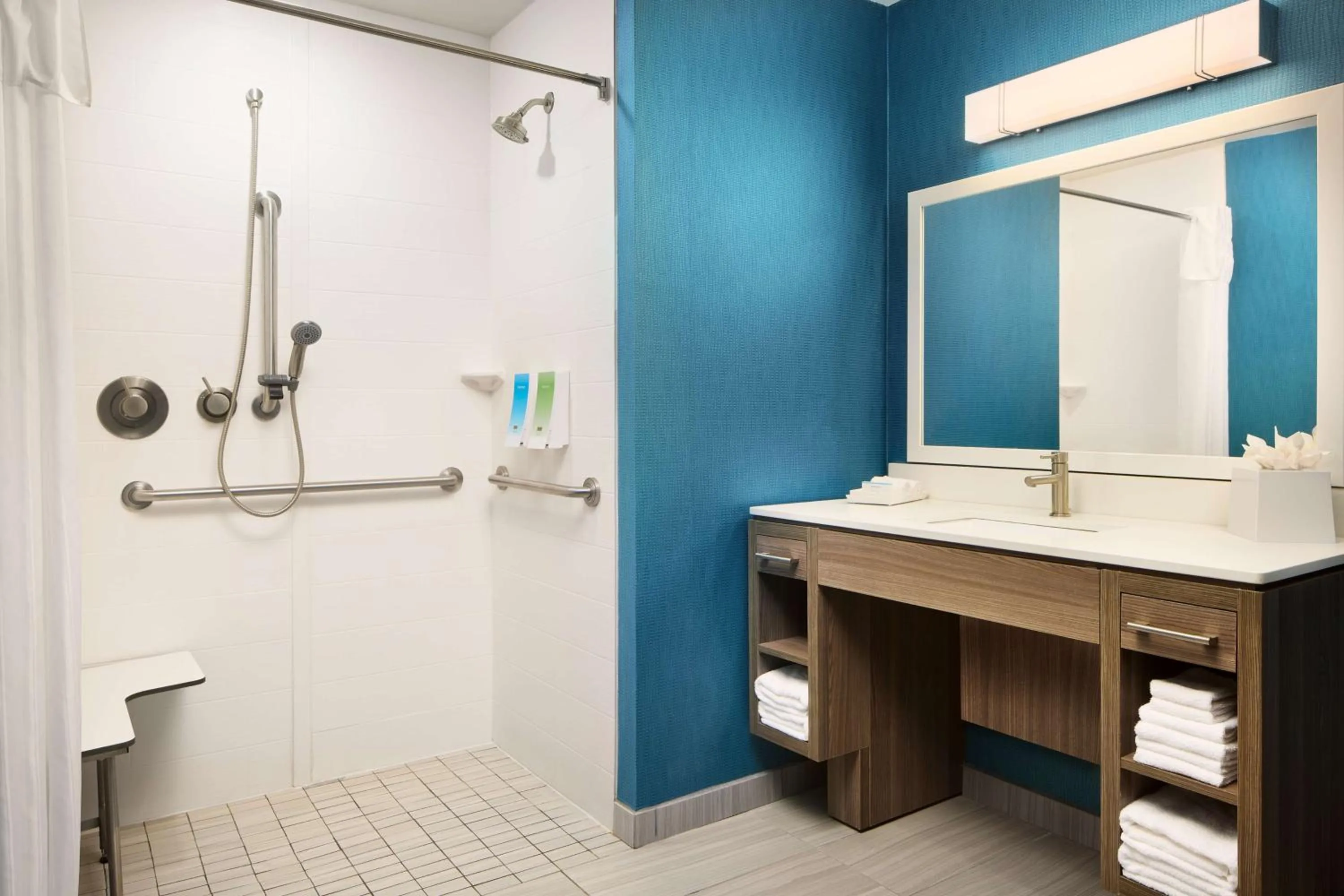 Bathroom in Home2 Suites By Hilton Pensacola I-10 Pine Forest