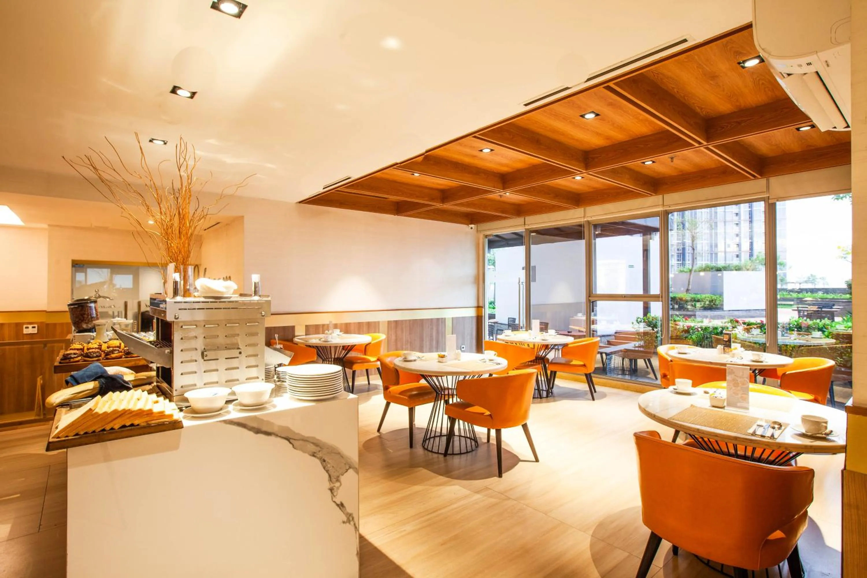 Restaurant/places to eat in Oakwood Apartments PIK Jakarta