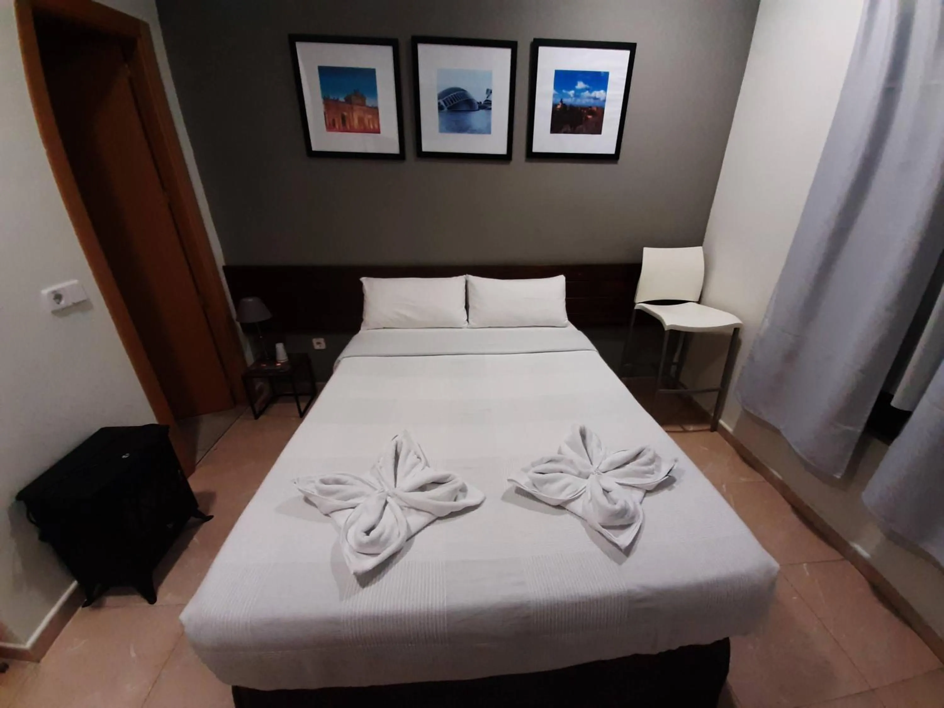 Photo of the whole room, Bed in CH Murallas II