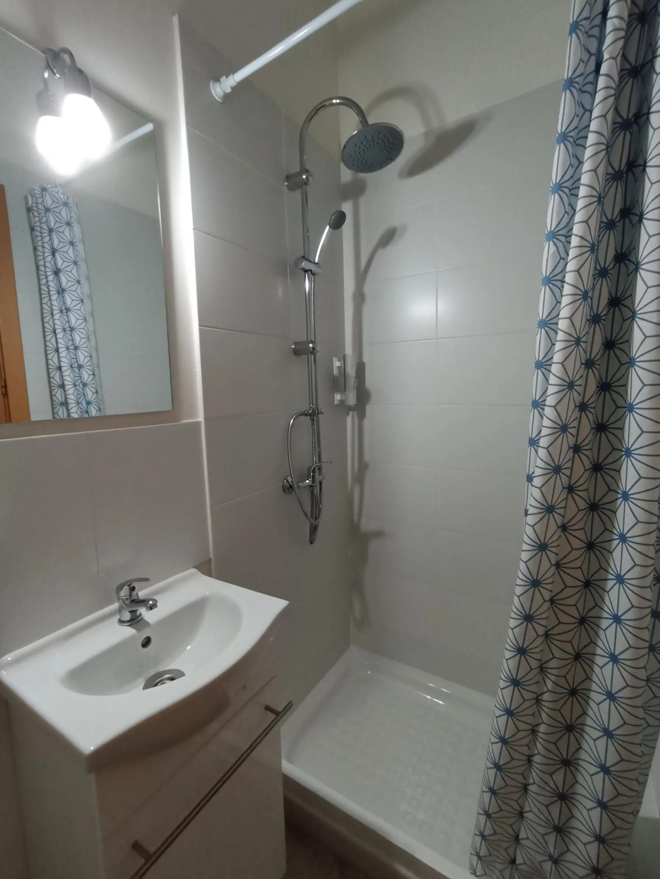 Bathroom in CH Murallas II