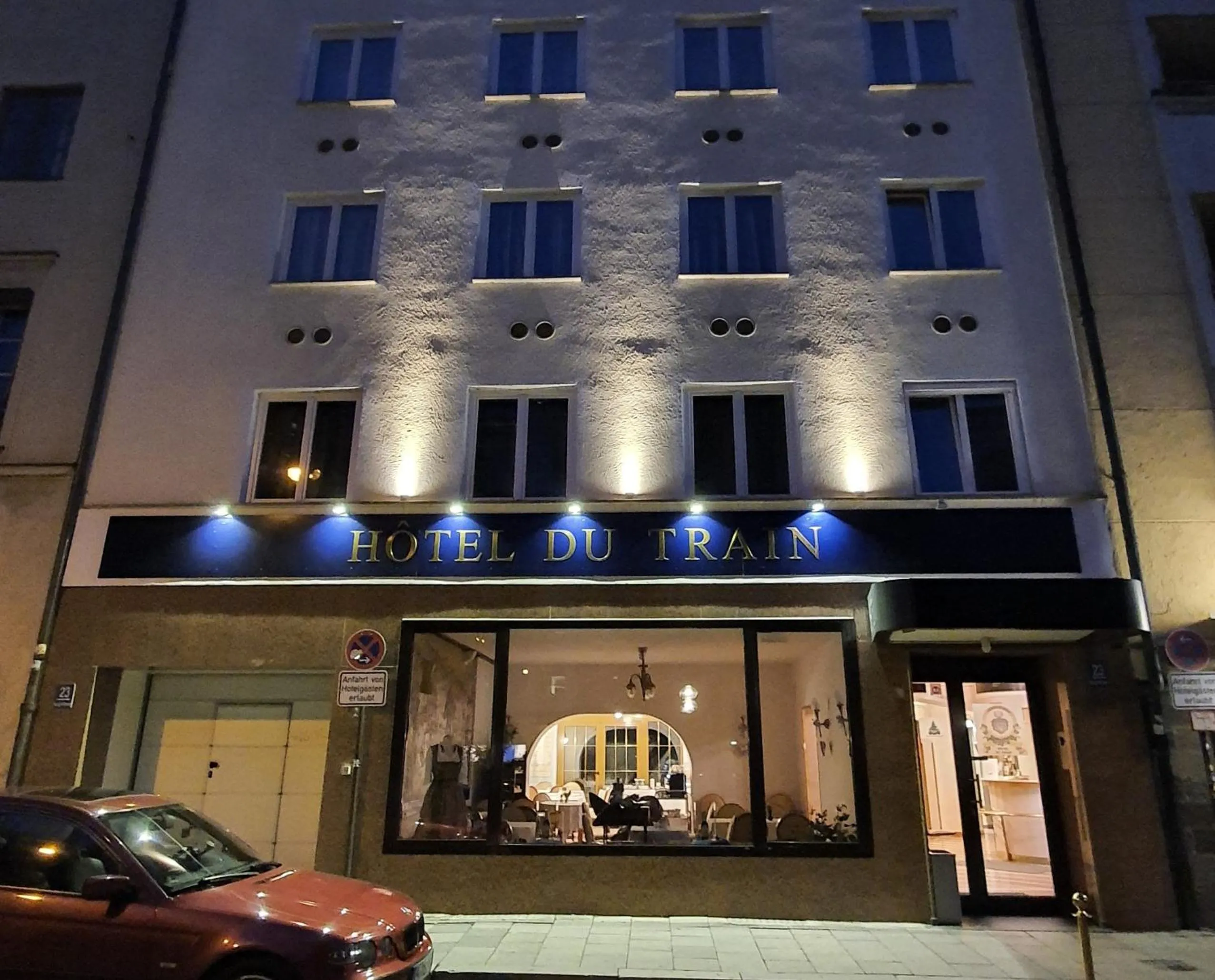 Property building in Hôtel du Train