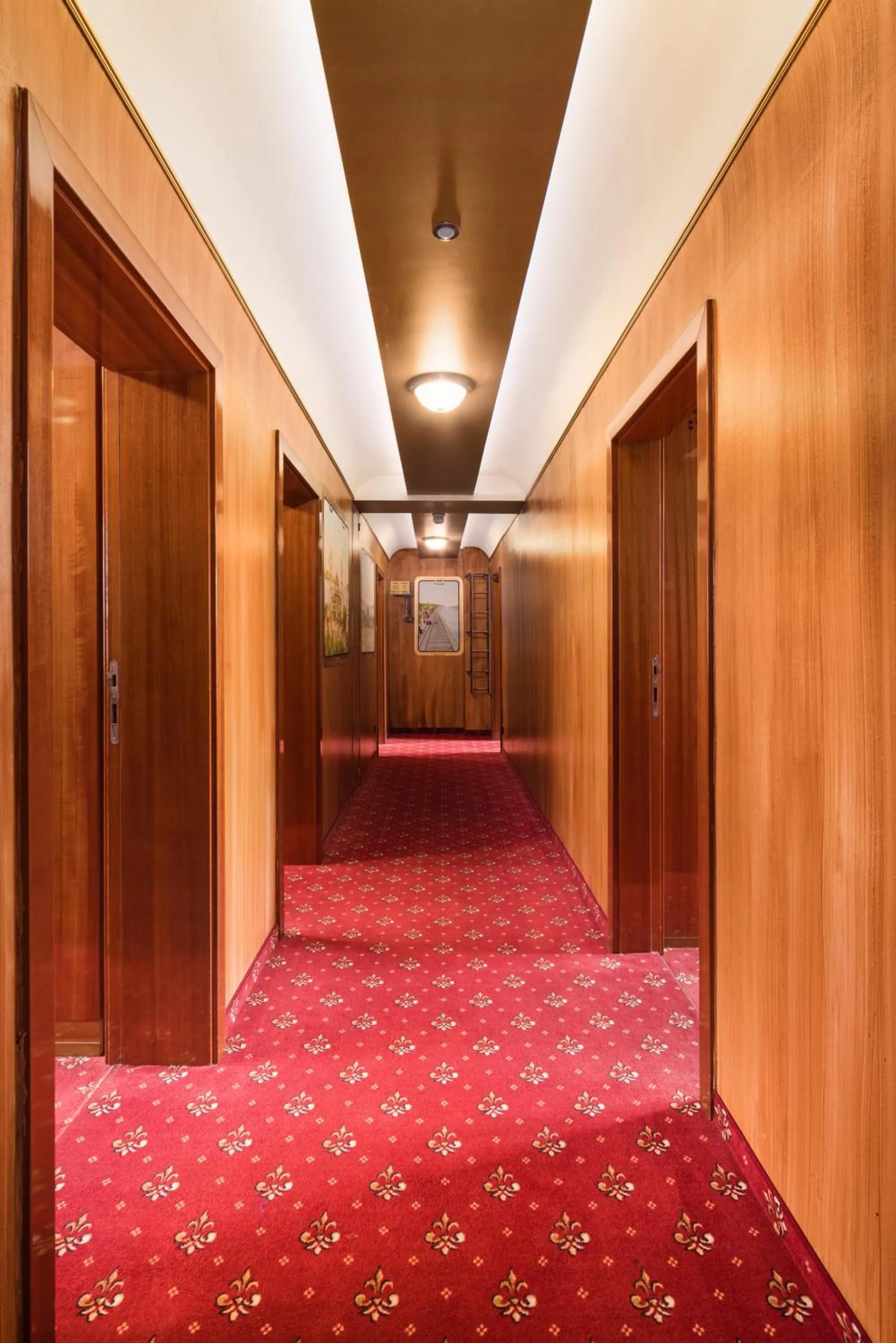 Other in Hôtel du Train