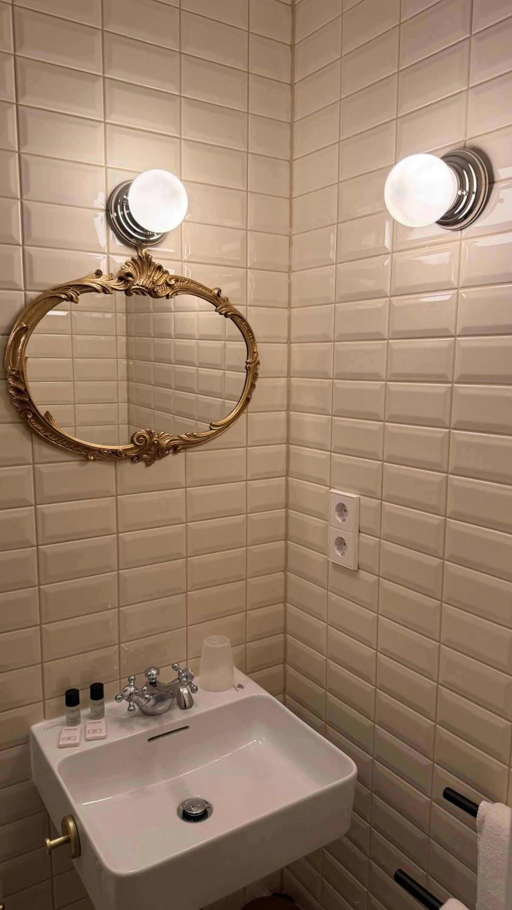 Bathroom in Hôtel du Train