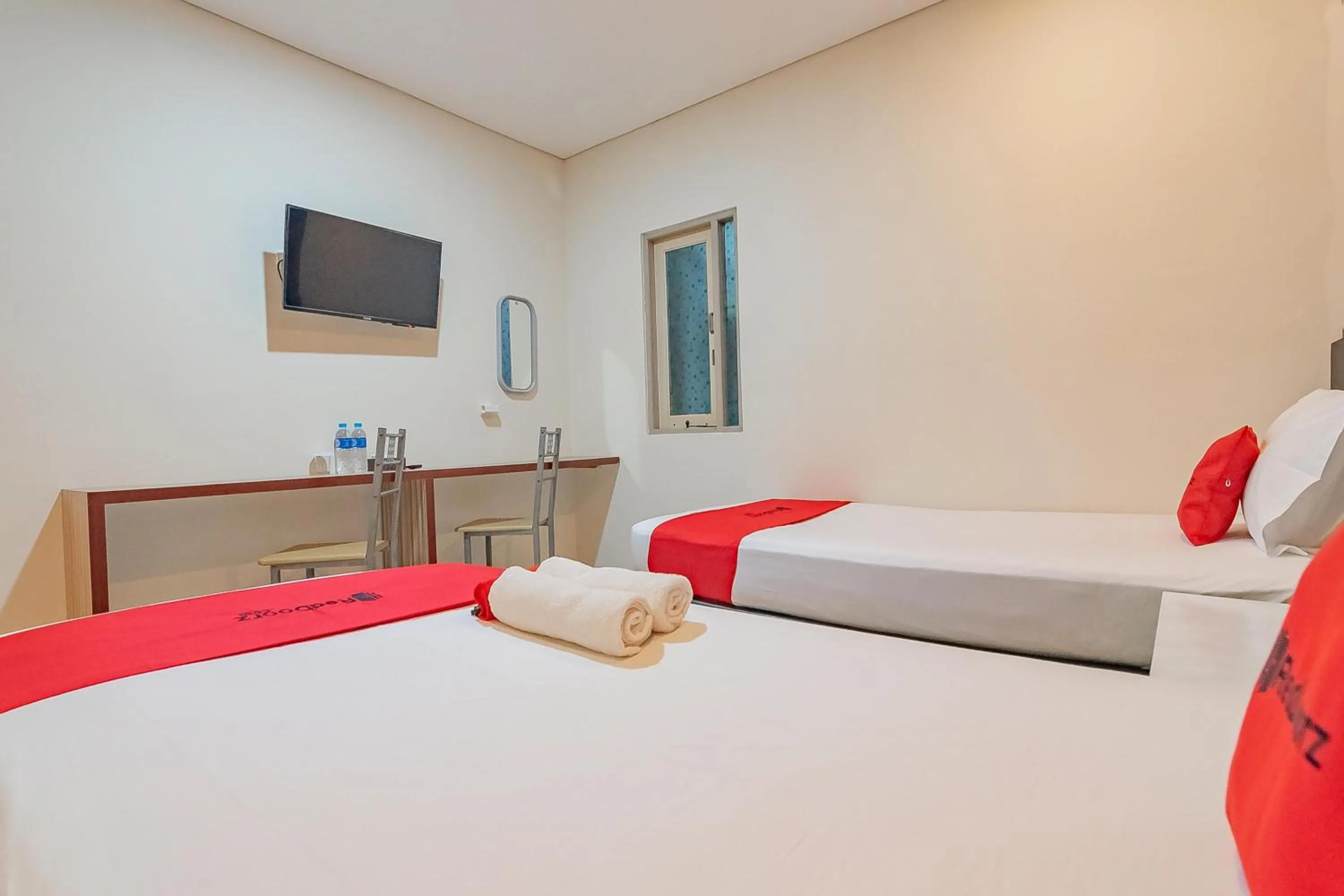 Bedroom, Bed in RedDoorz at Rajawali KM 5 Palangkaraya