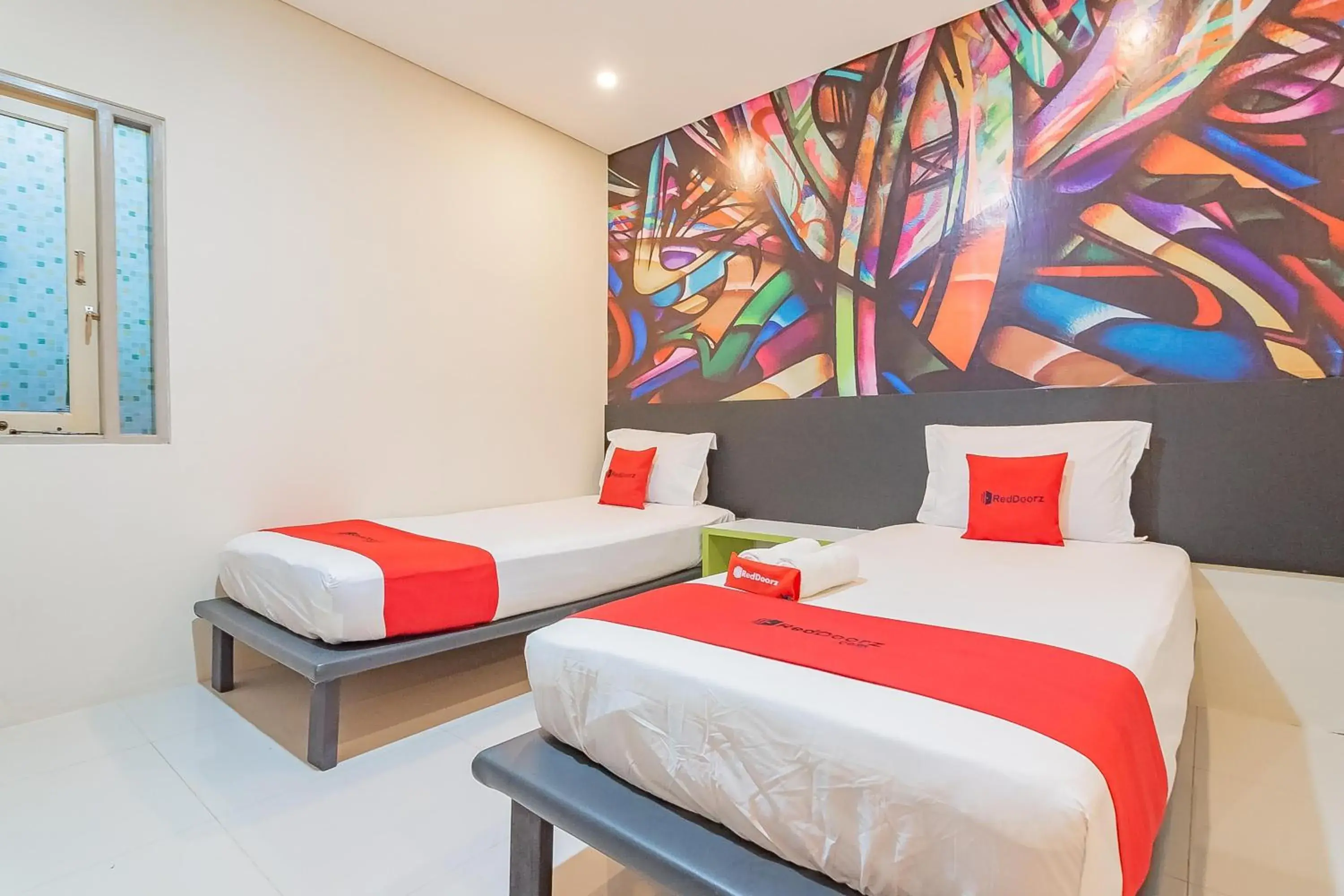 Twin Room in RedDoorz at Rajawali KM 5 Palangkaraya Twin Room in RedDoorz at Rajawali KM 5 Palangkaraya