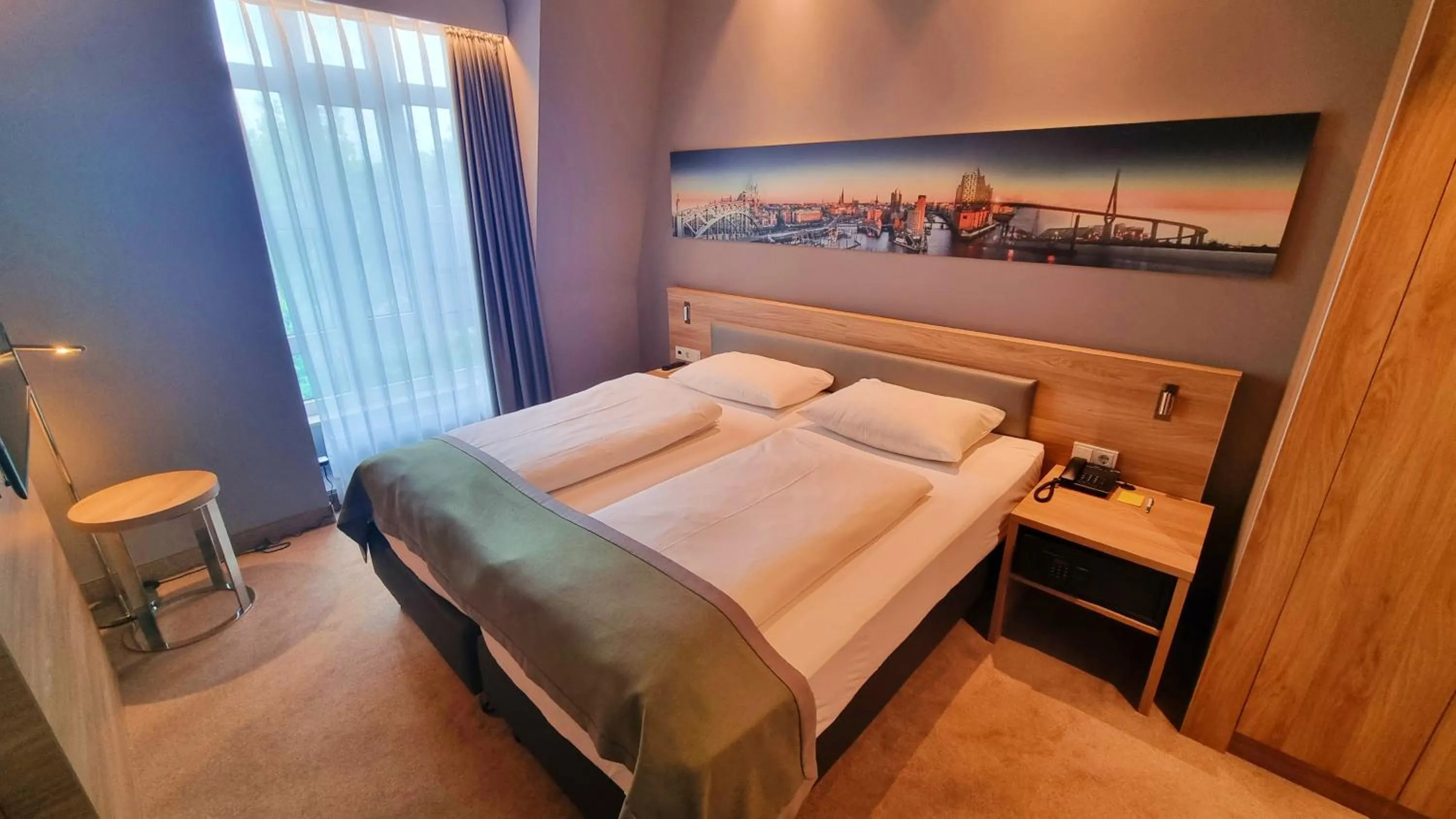 Photo of the whole room, Bed in Hotel Panorama Hamburg-Harburg
