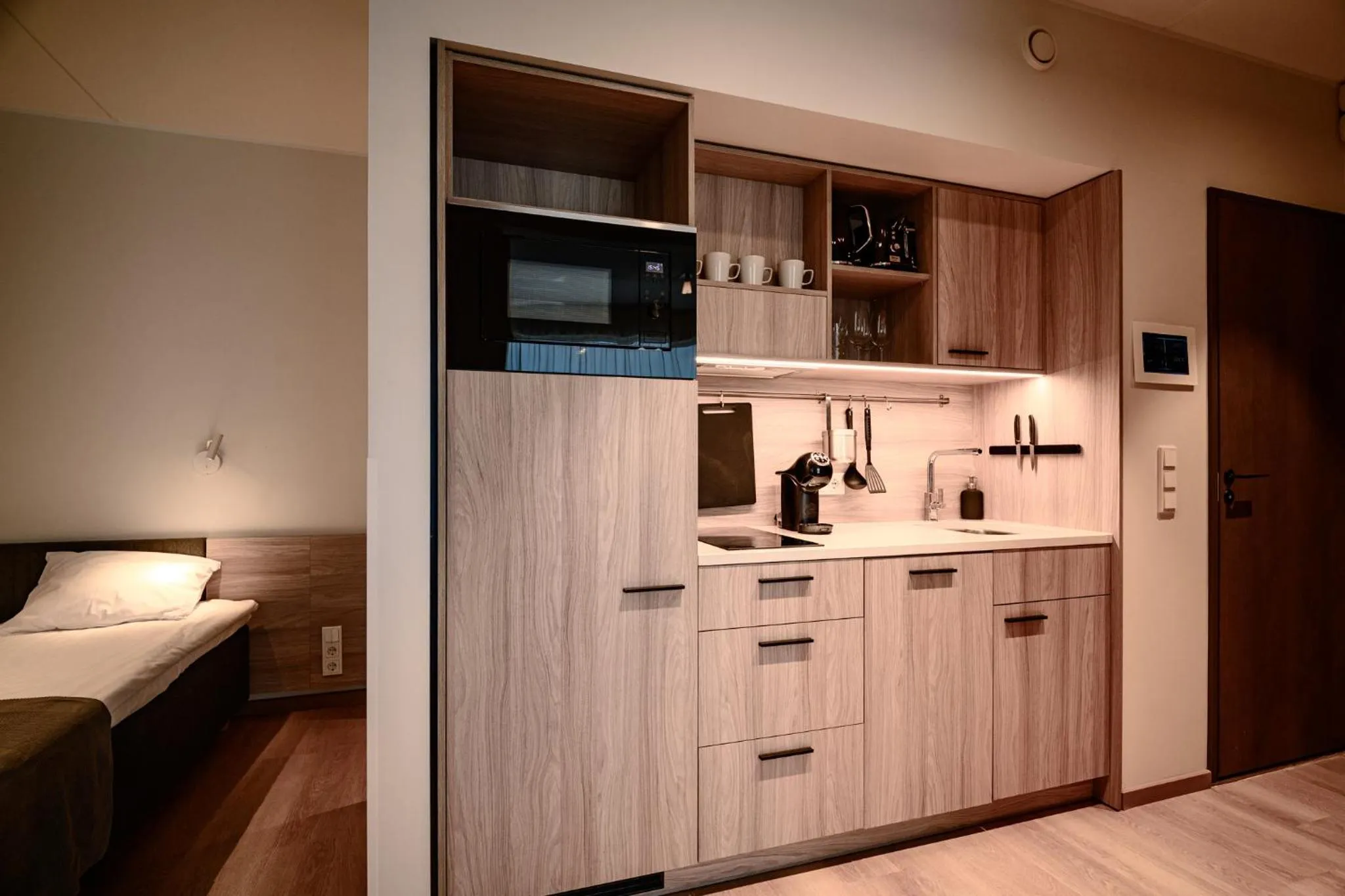 Kitchen or kitchenette, Bed in LURICH Residences