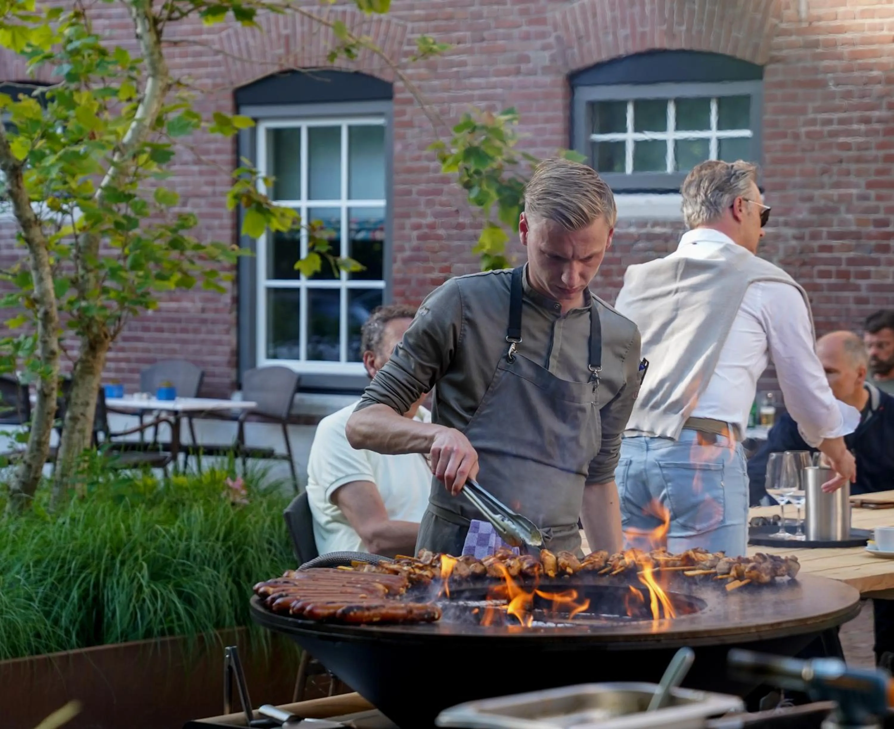 BBQ facilities in Fletcher Hotel-Restaurant De Oude Gevangenis-Alkmaar