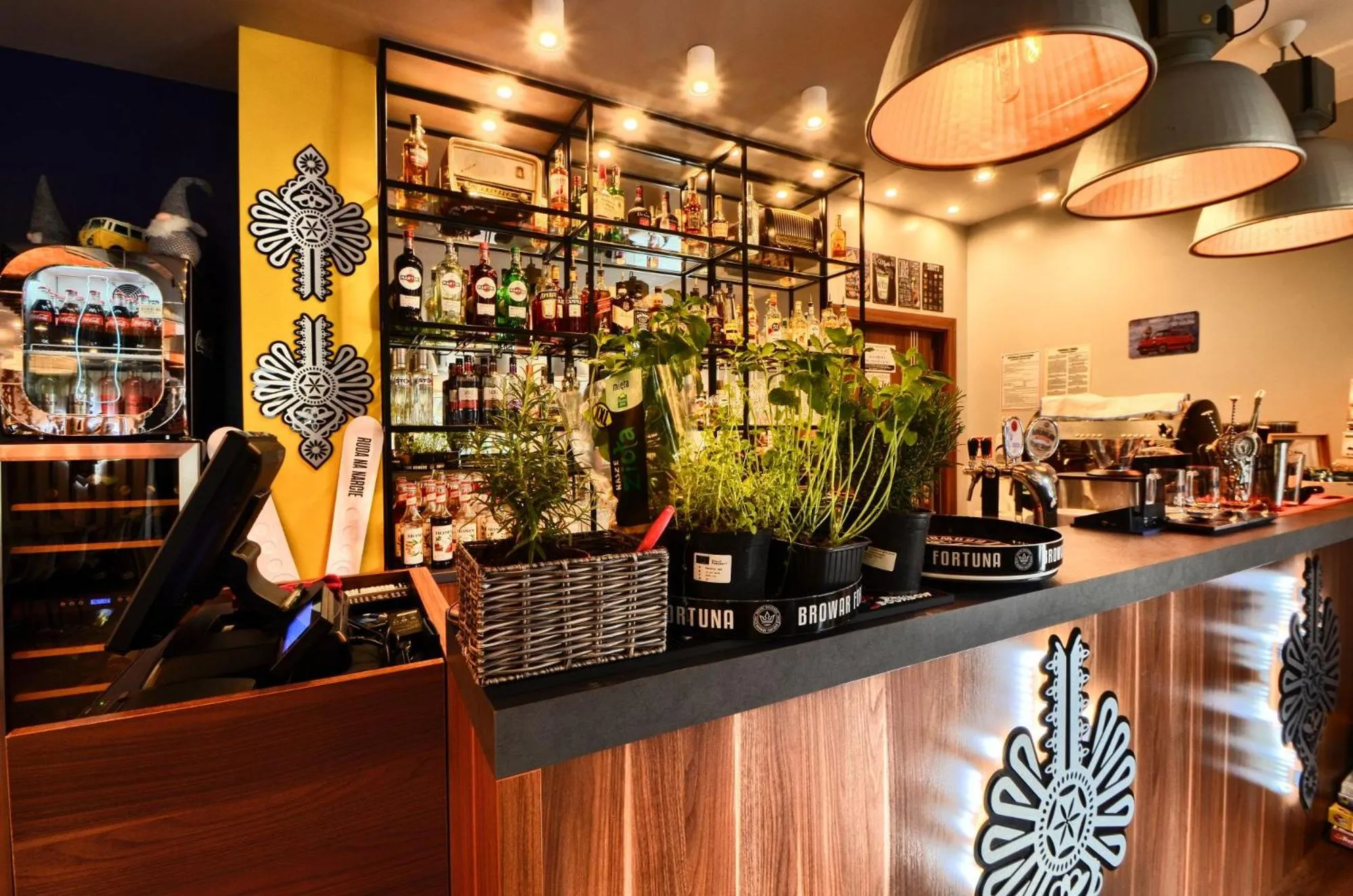 Lounge or bar in Gucio - pokoje z restauracją Szczyrk