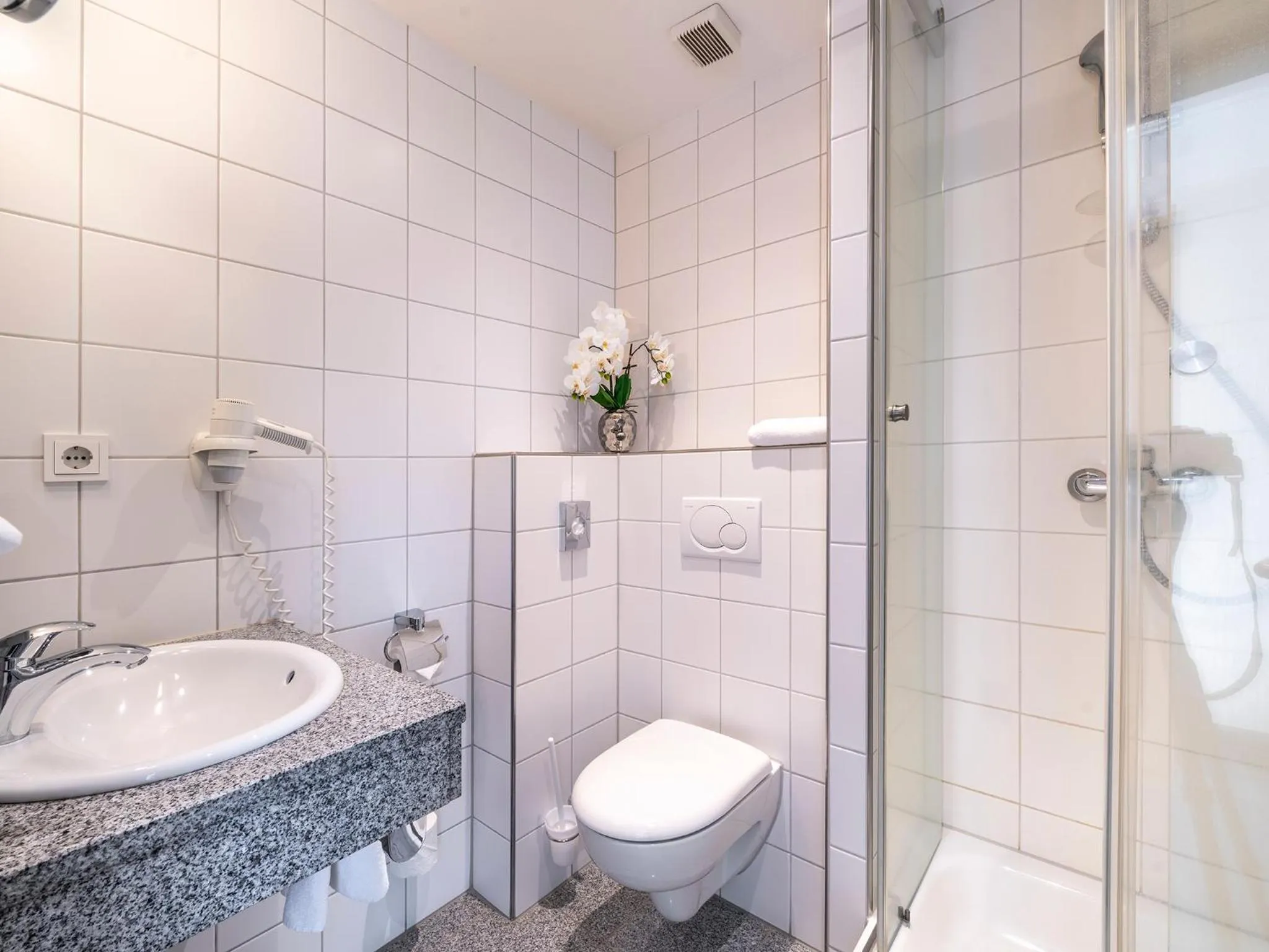 Bathroom in Best Western Hotel Heidehof