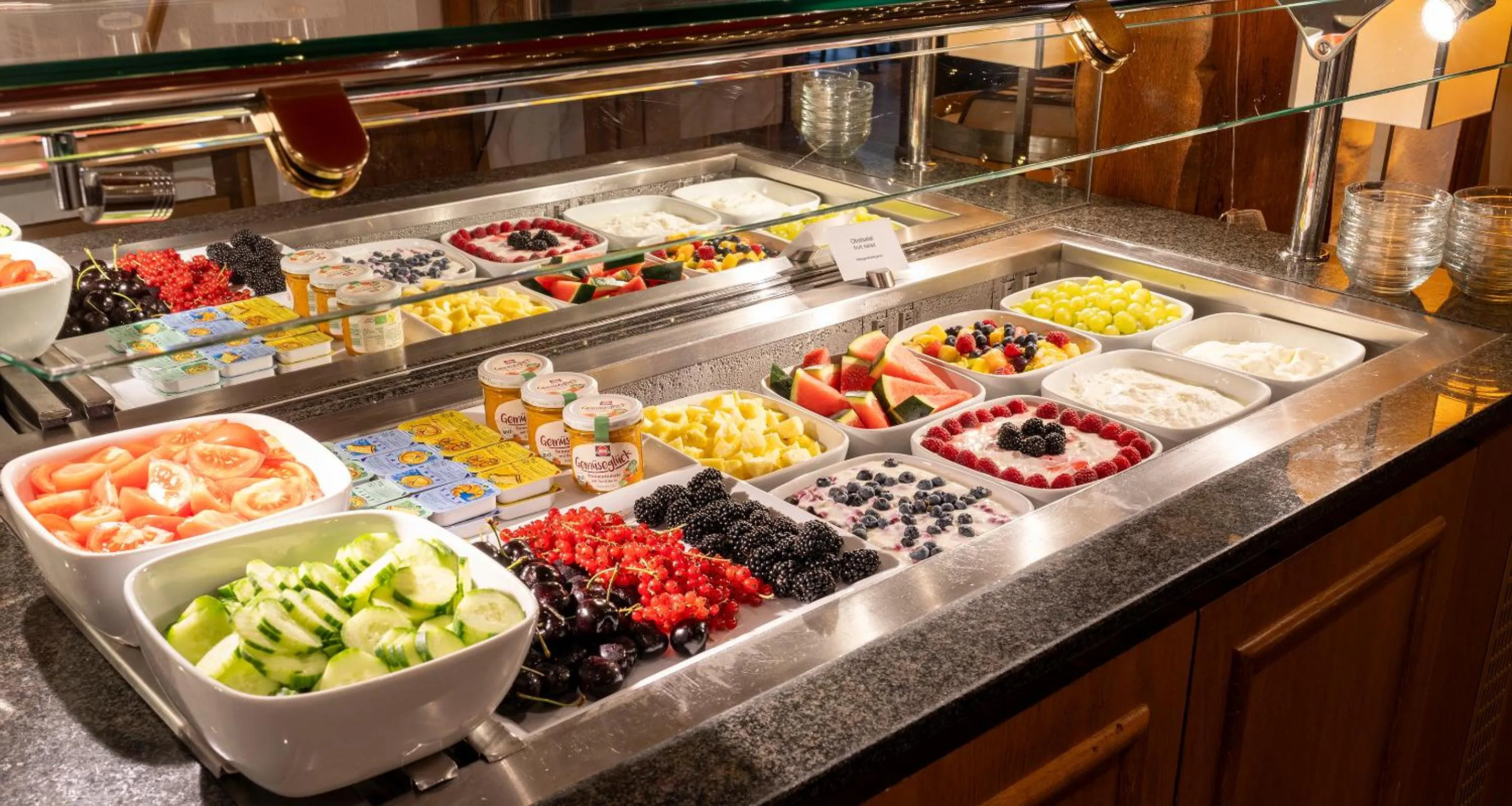 Buffet breakfast in PLAZA INN Heidehof