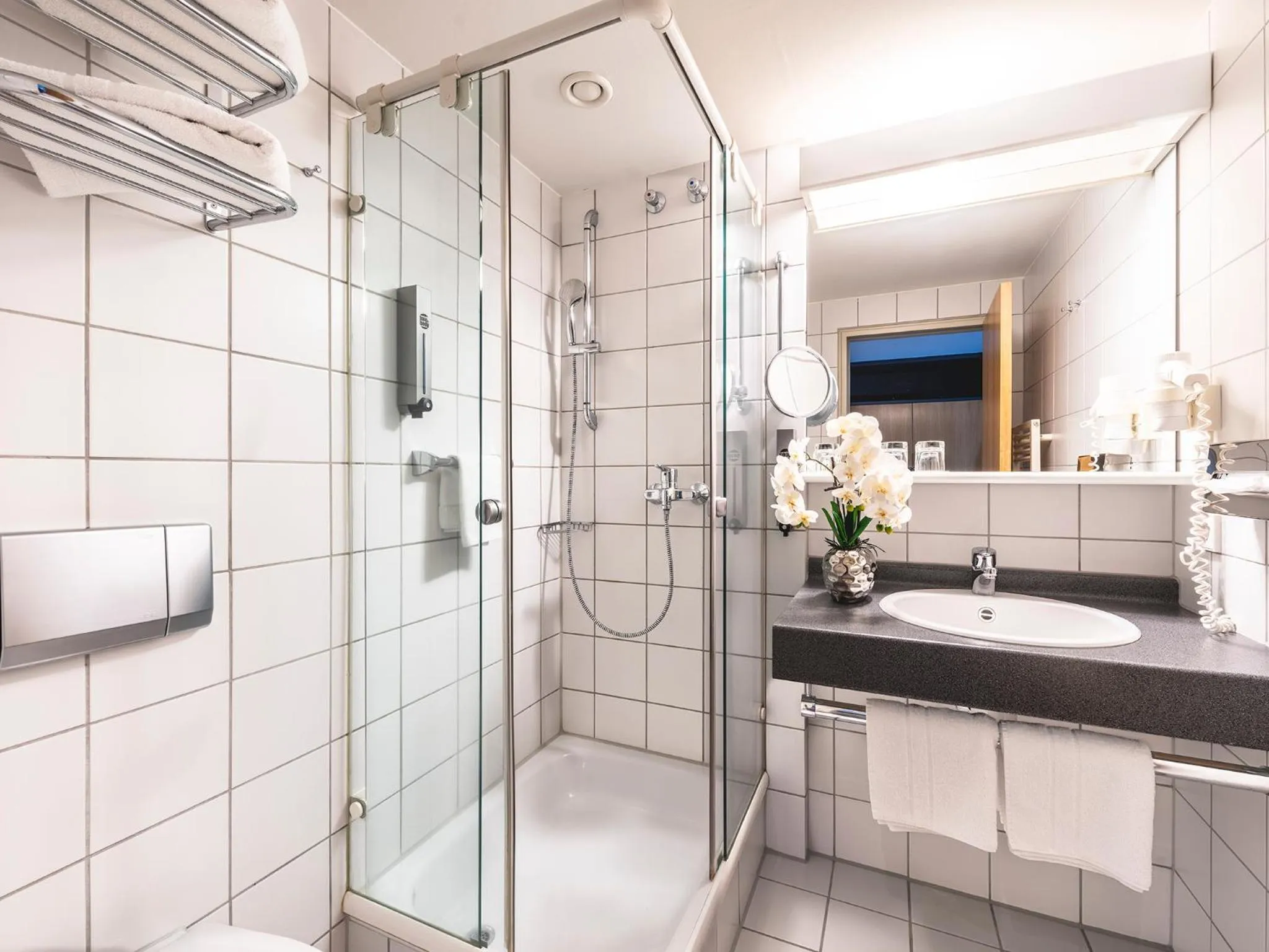 Shower in Best Western Hotel Heidehof