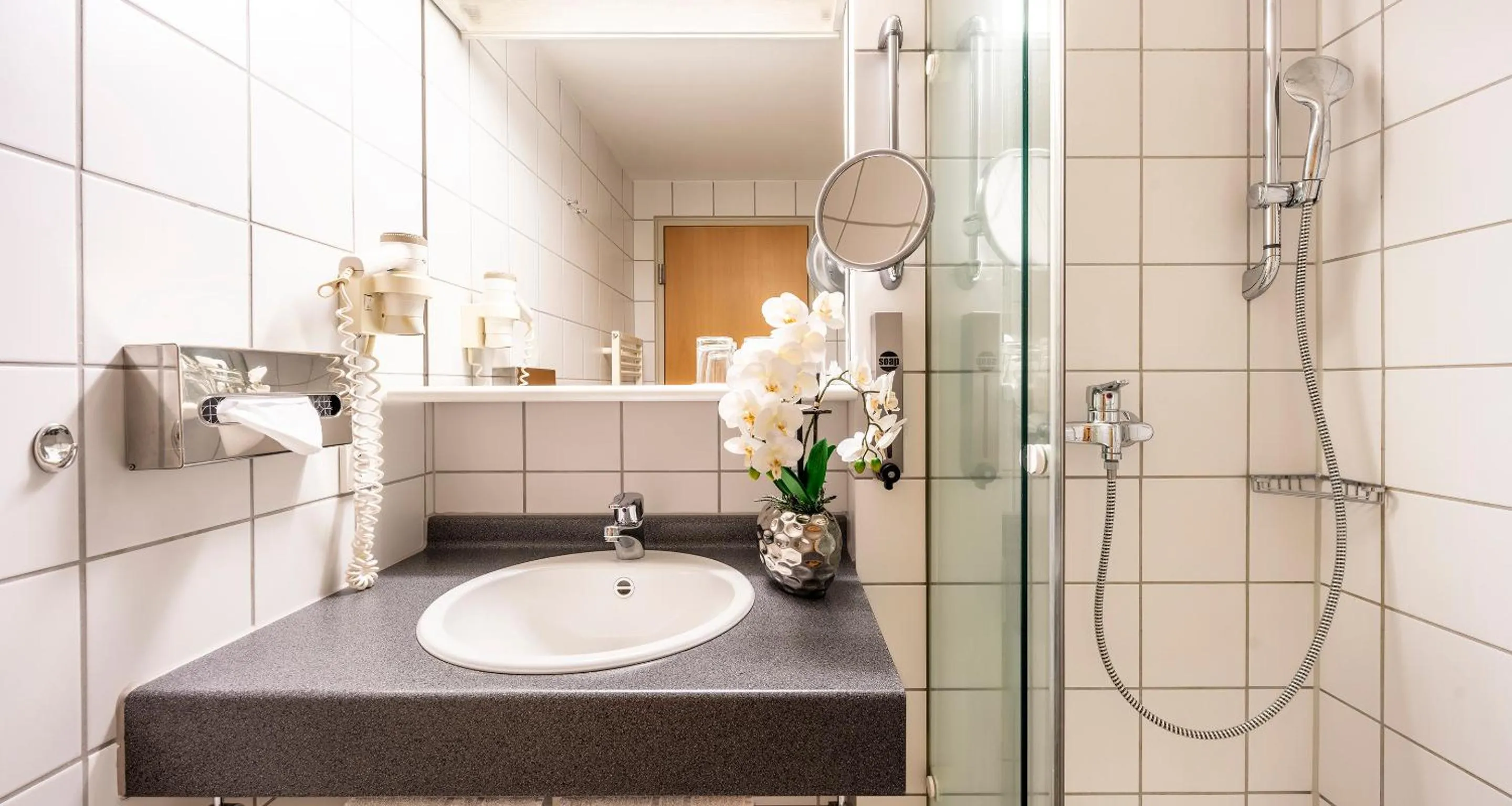 Shower in PLAZA INN Heidehof