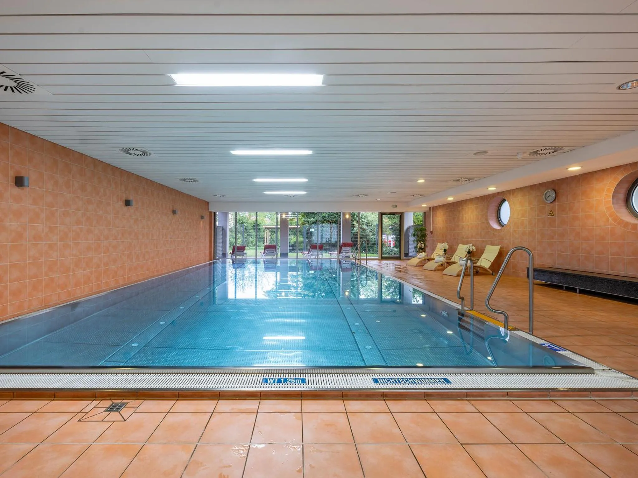 Swimming pool in Best Western Hotel Heidehof