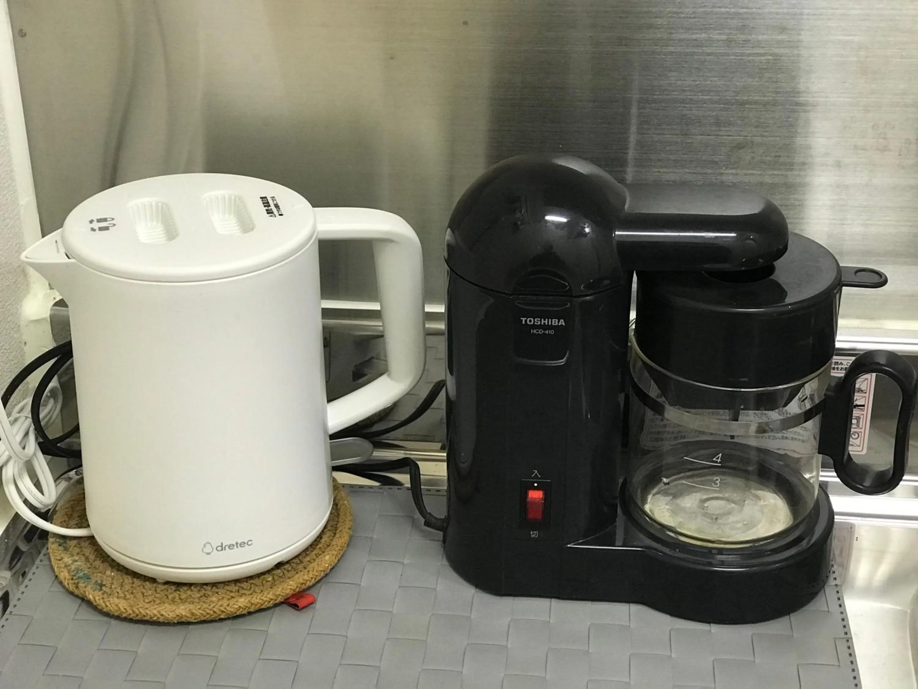 Coffee/tea facilities in Hostel 1010 SENJUOHASHI