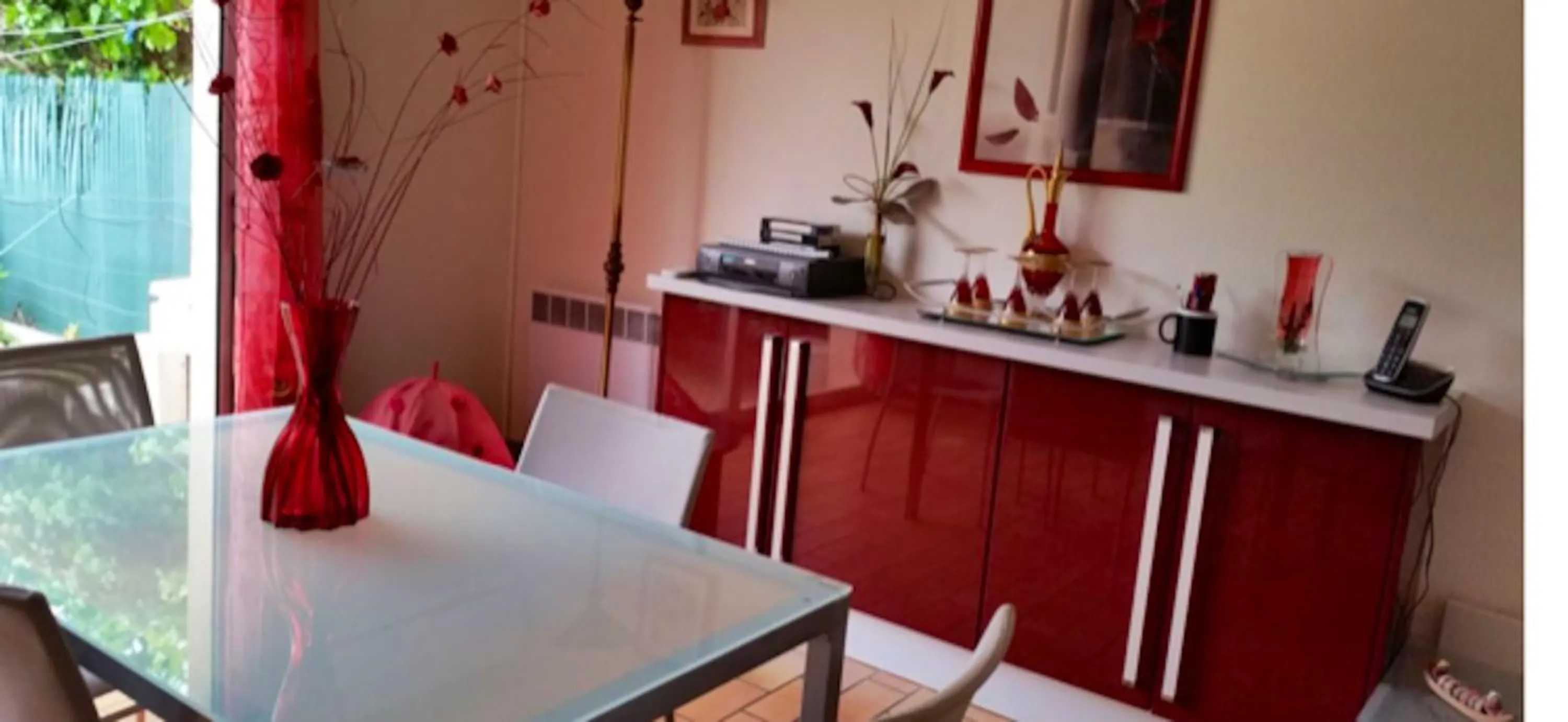 Balcony/Terrace in Appartement charmant à Saint-Aygulf avec jardin privé