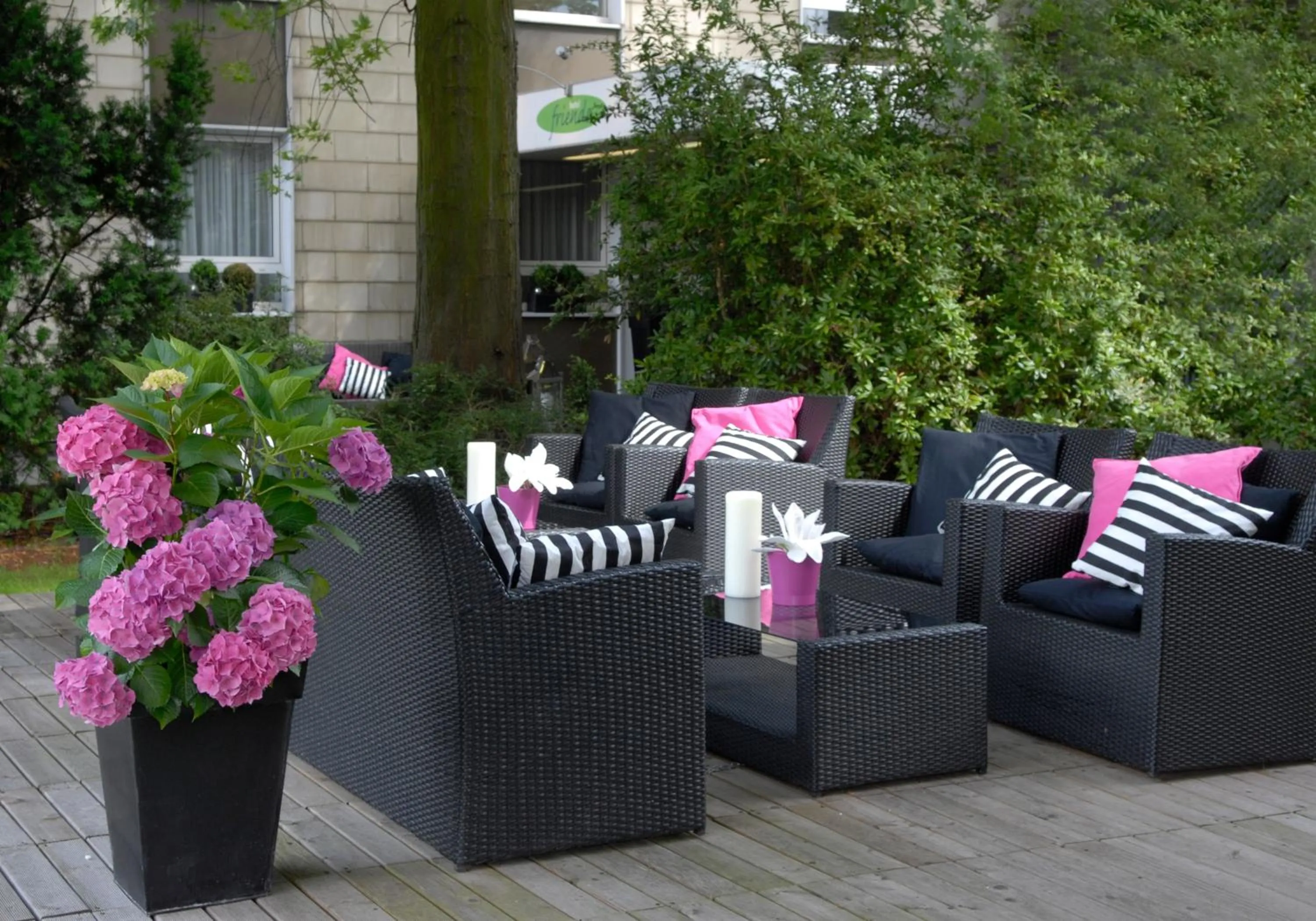 Facade/entrance in Hotel Friends