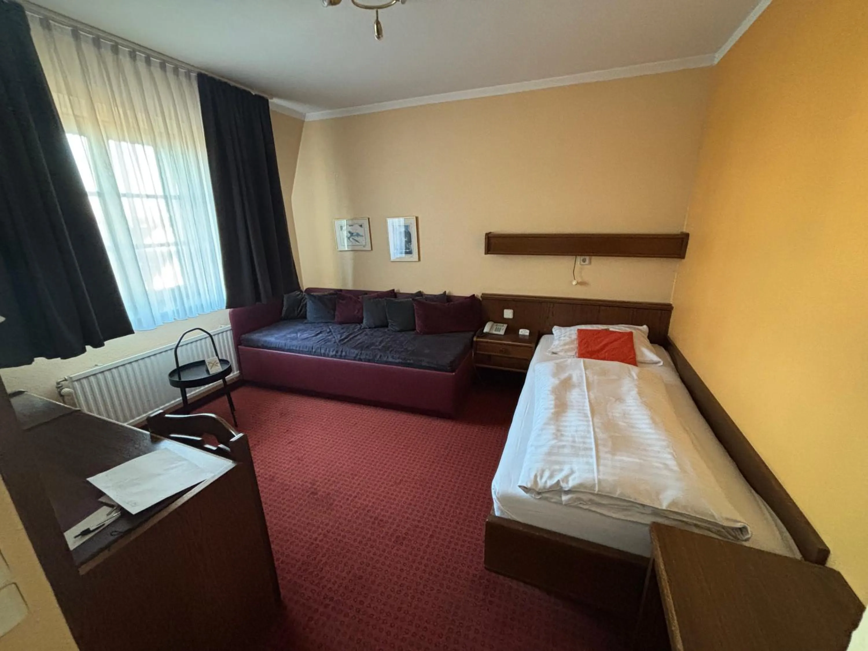 Bed in Hotel Pontivy