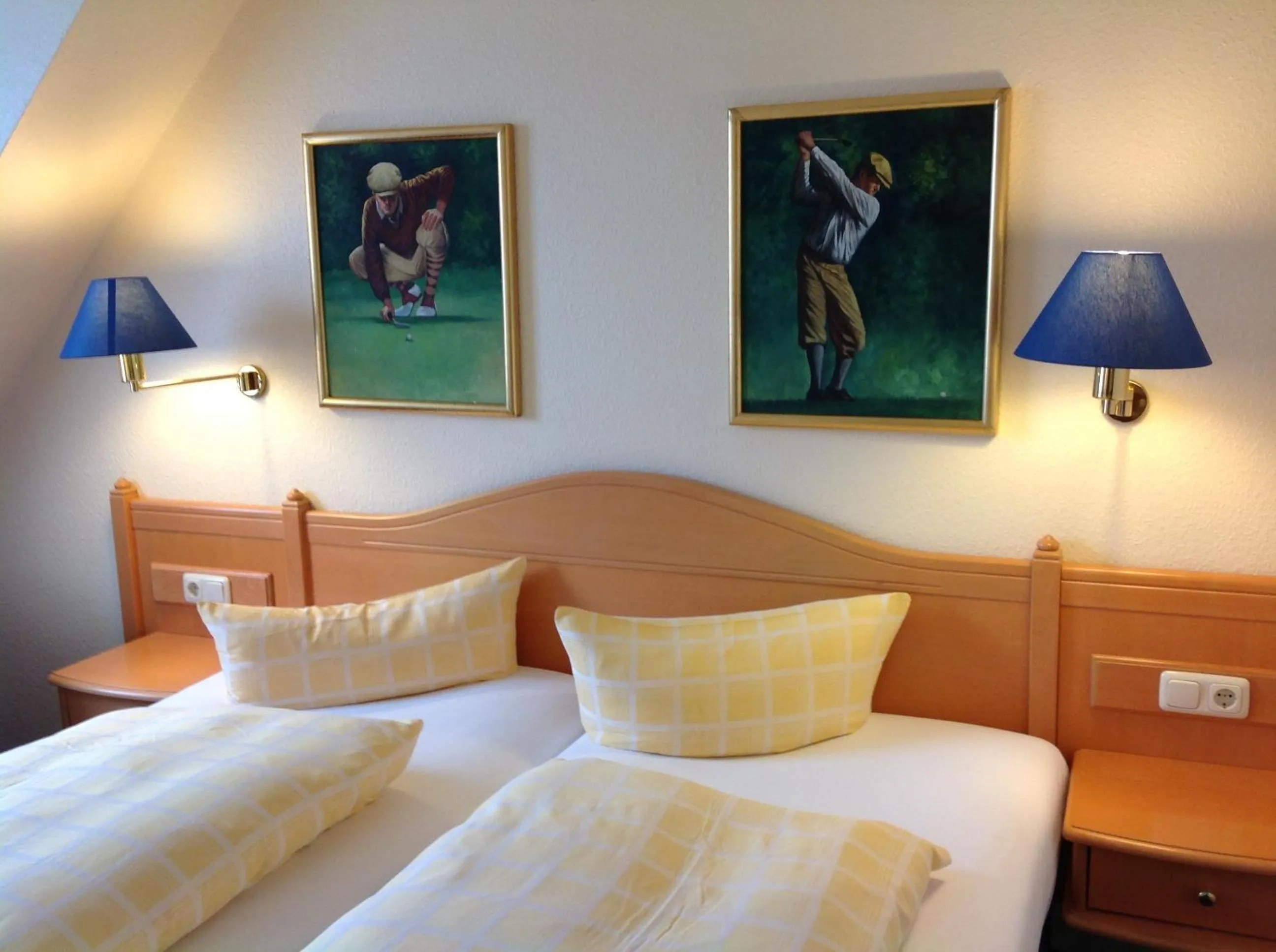 Bed in Dünenhotel am Meer