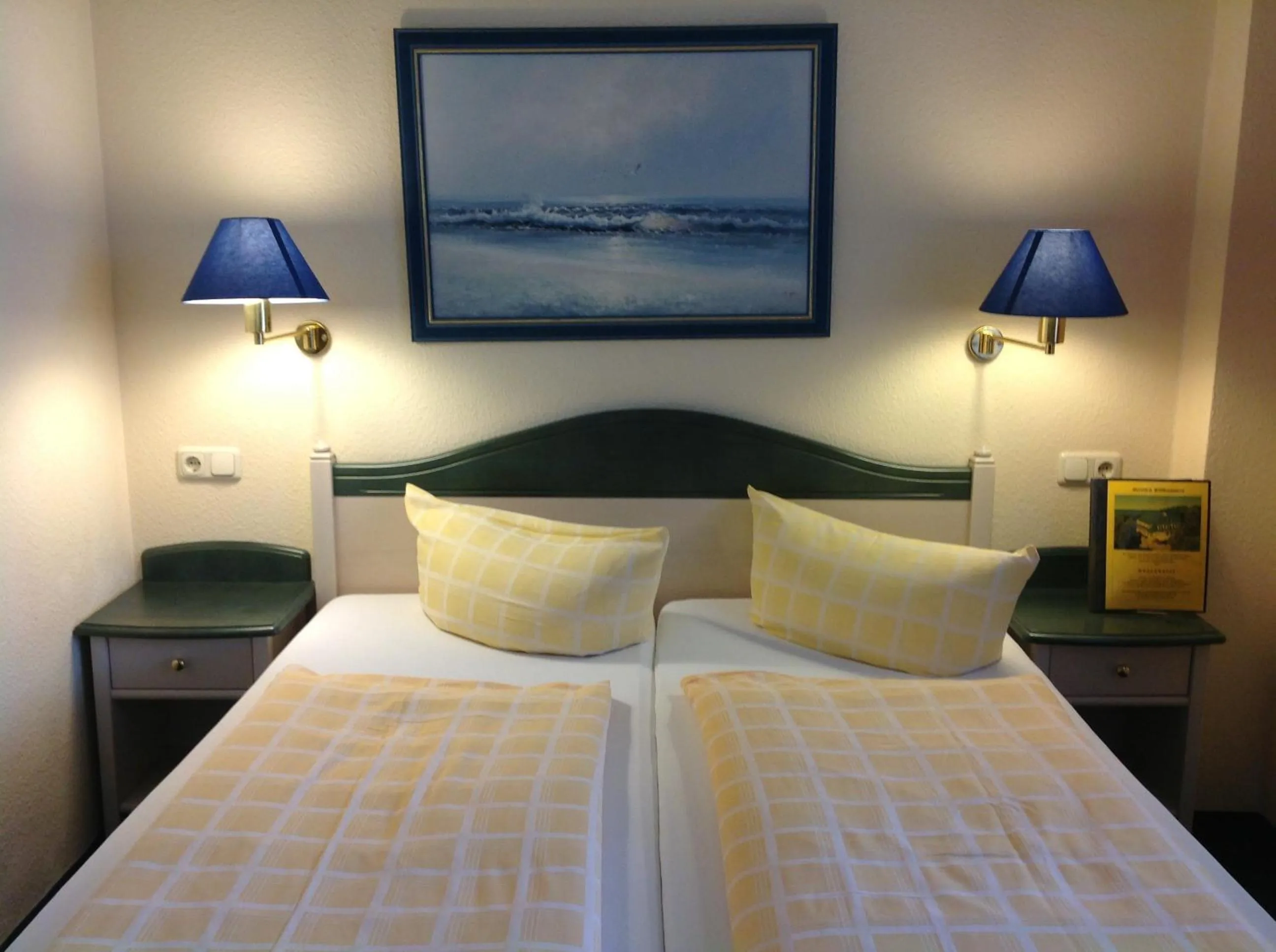 Bed in Dünenhotel am Meer