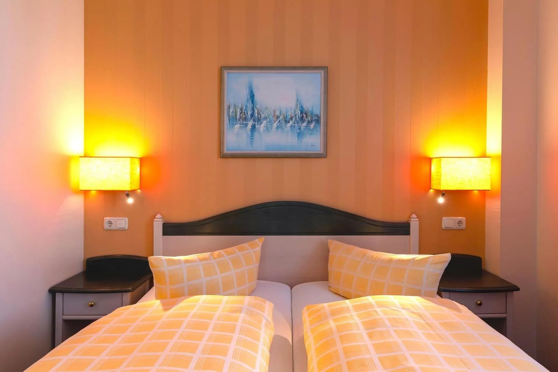 Bedroom, Bed in Dünenhotel am Meer