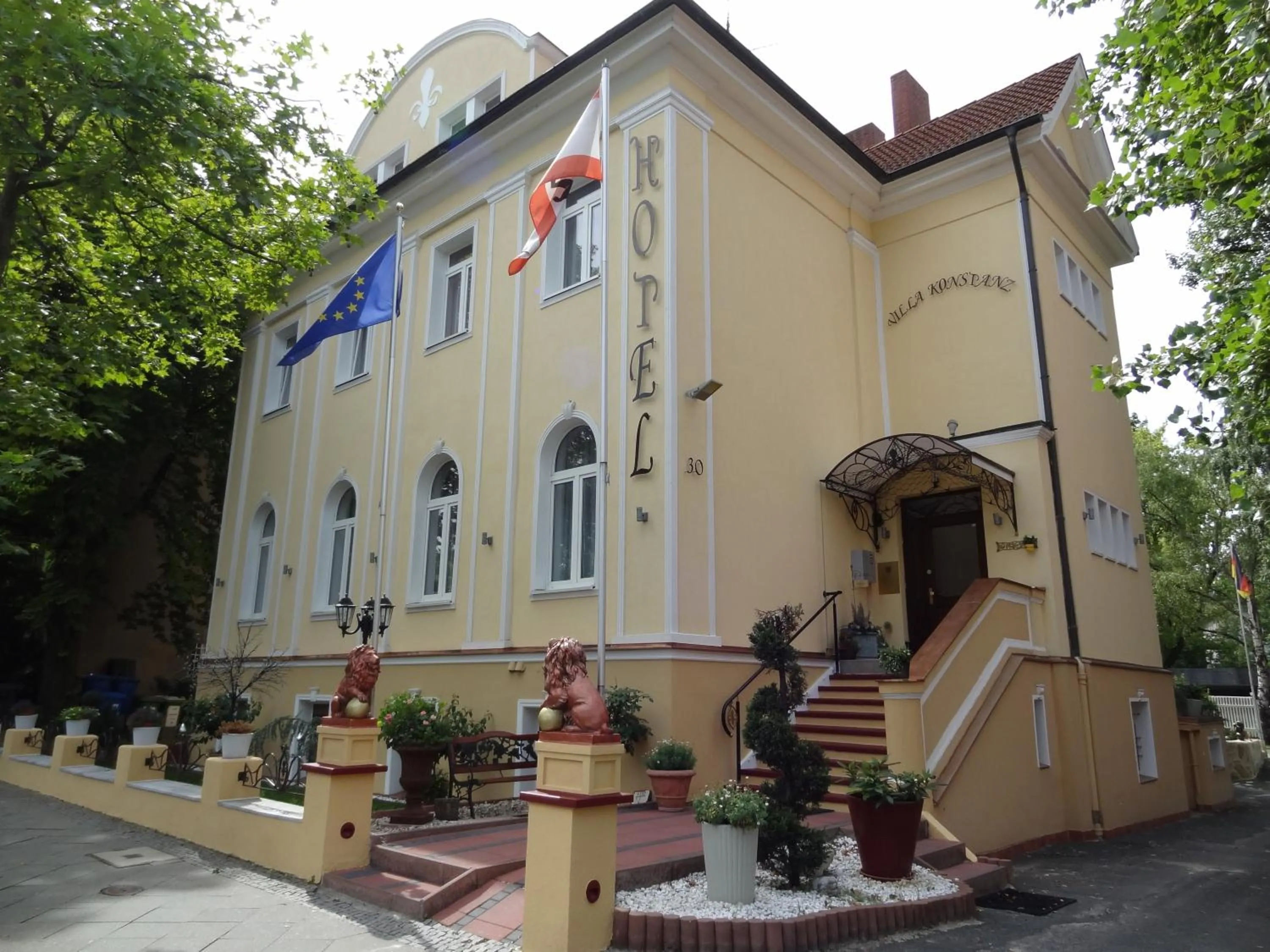Facade/entrance in Hotel Villa Konstanz