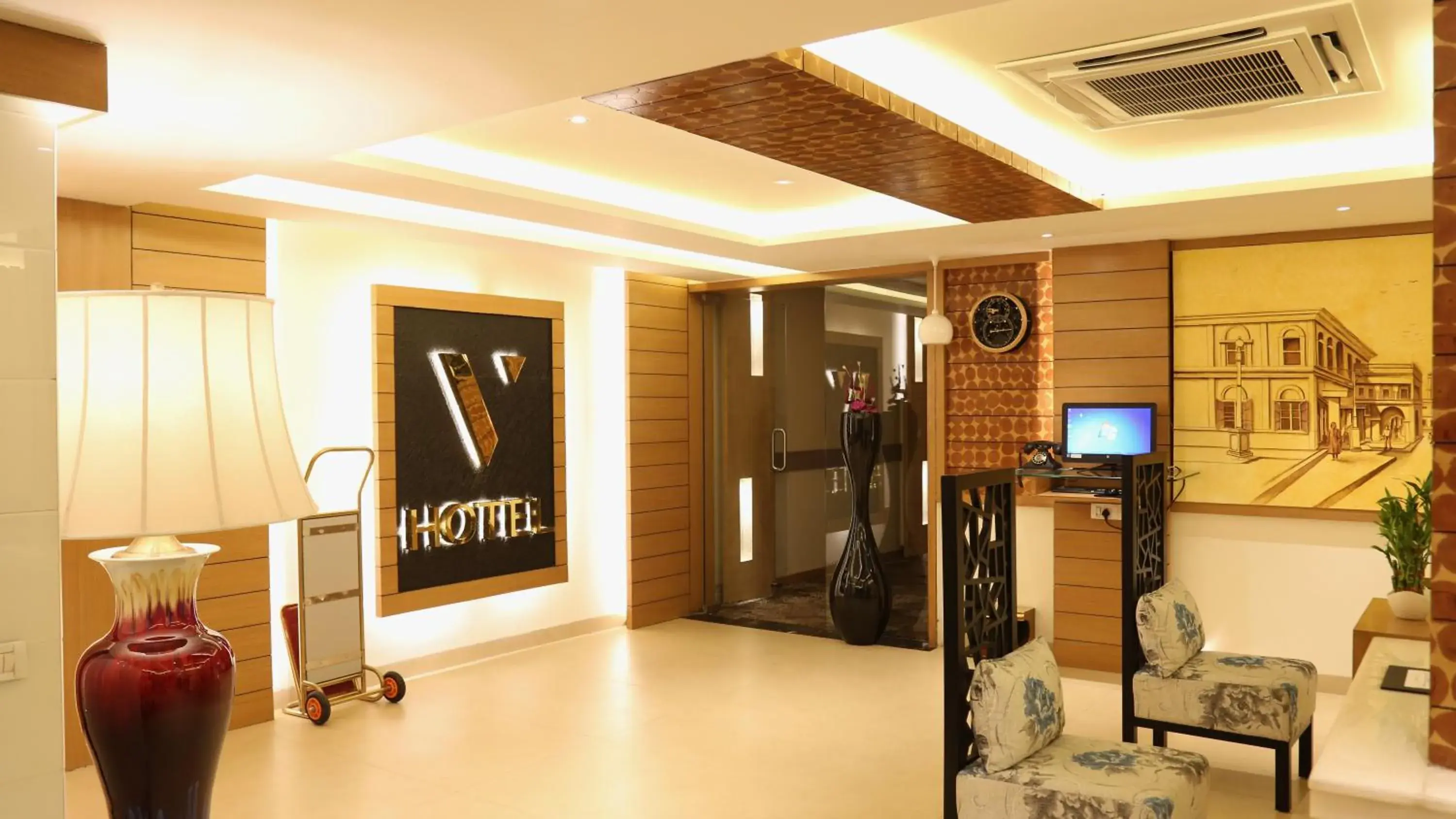 HOTEL V HOTEL V