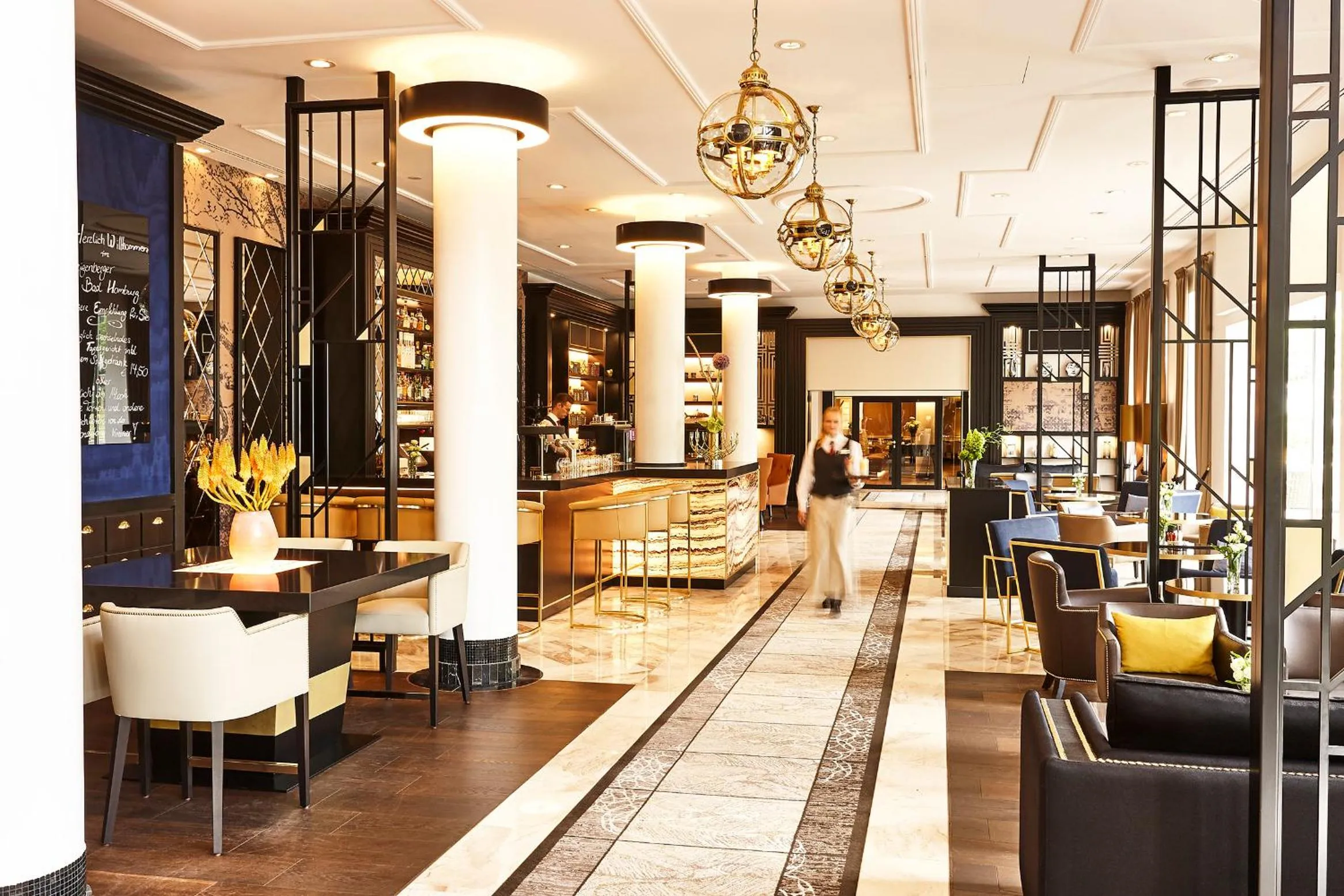 Lounge or bar in Steigenberger Hotel Bad Homburg