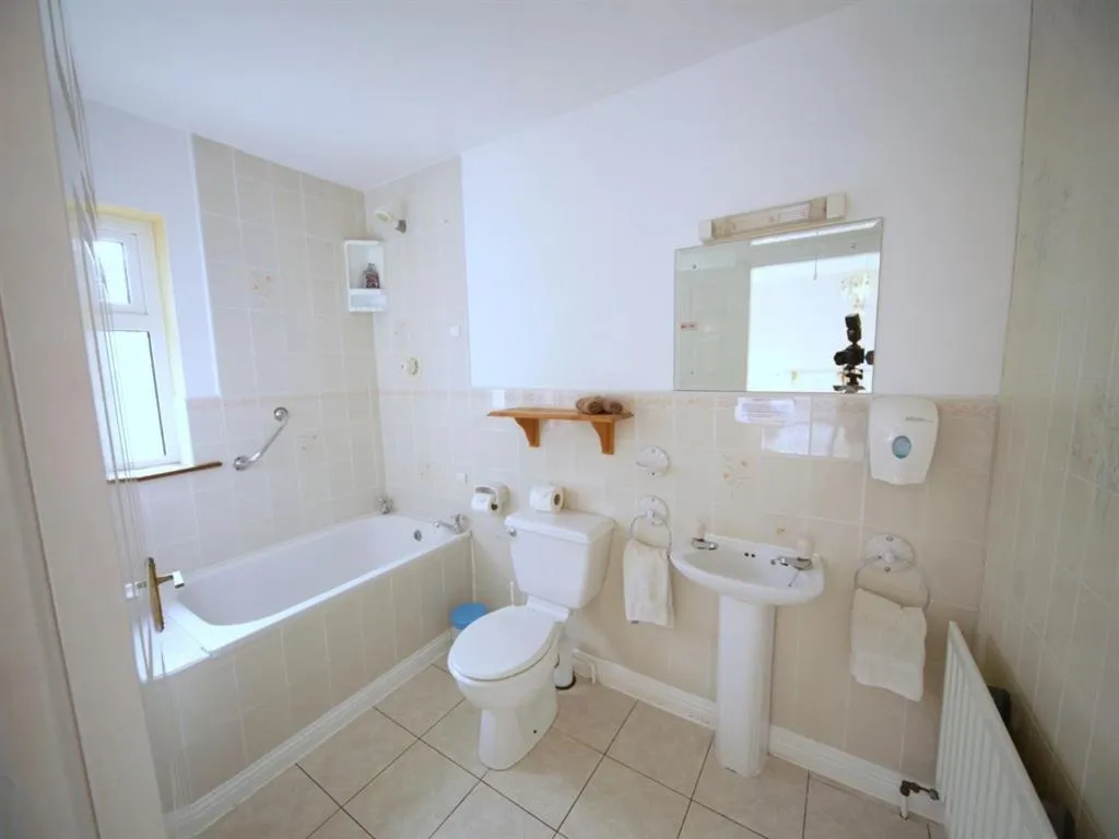 Bathroom in Launard House