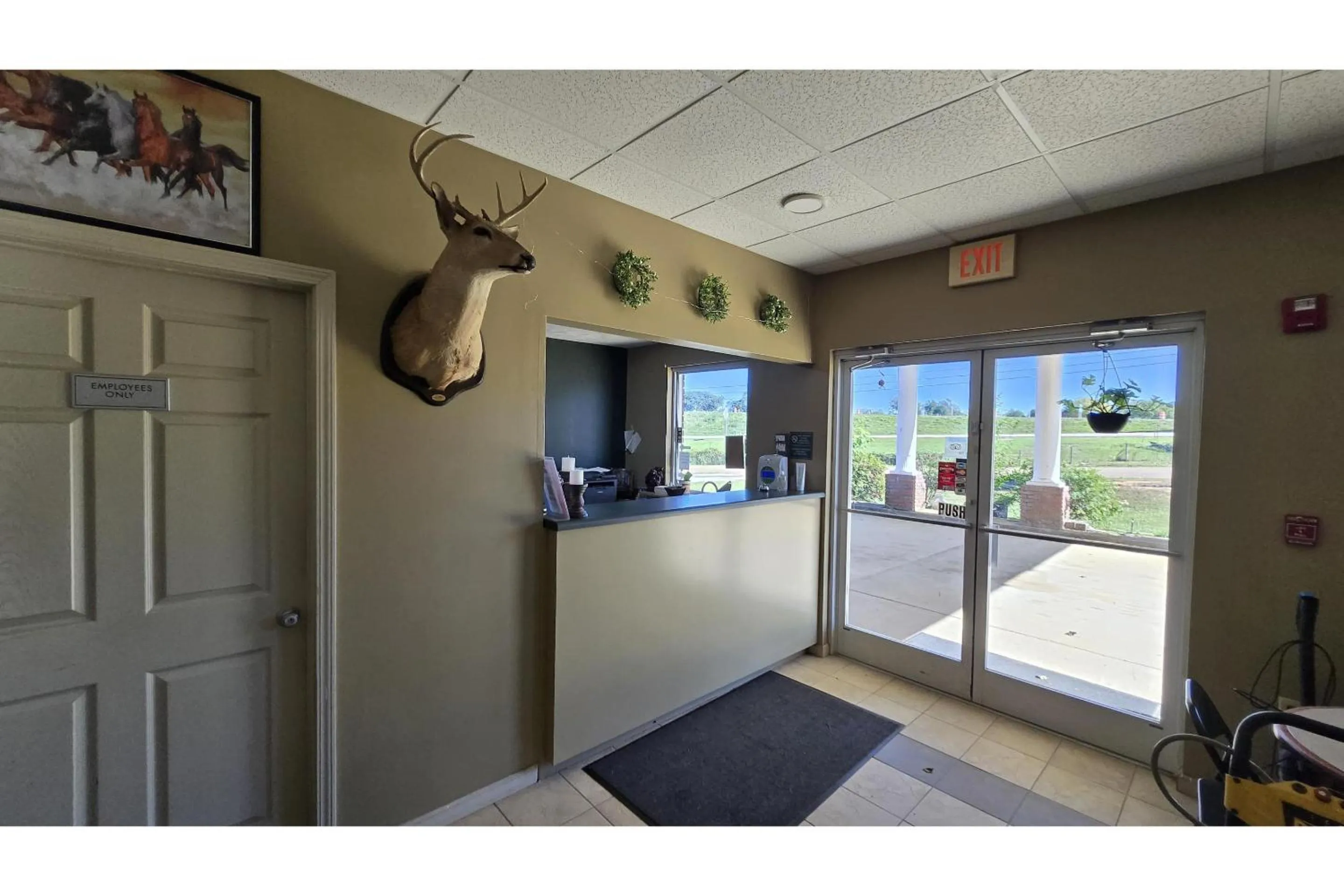 Lobby or reception in Deerfield Inn by OYO McComb I-55