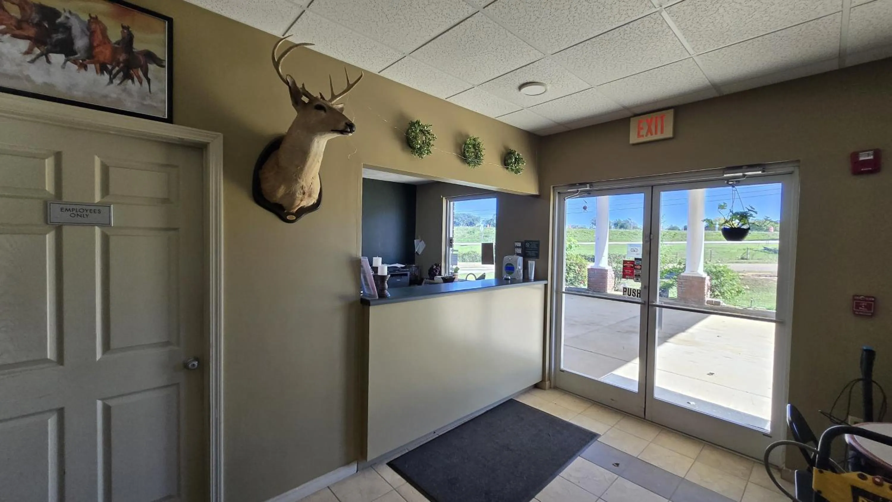 Lobby or reception in Deerfield Inn by OYO McComb I-55