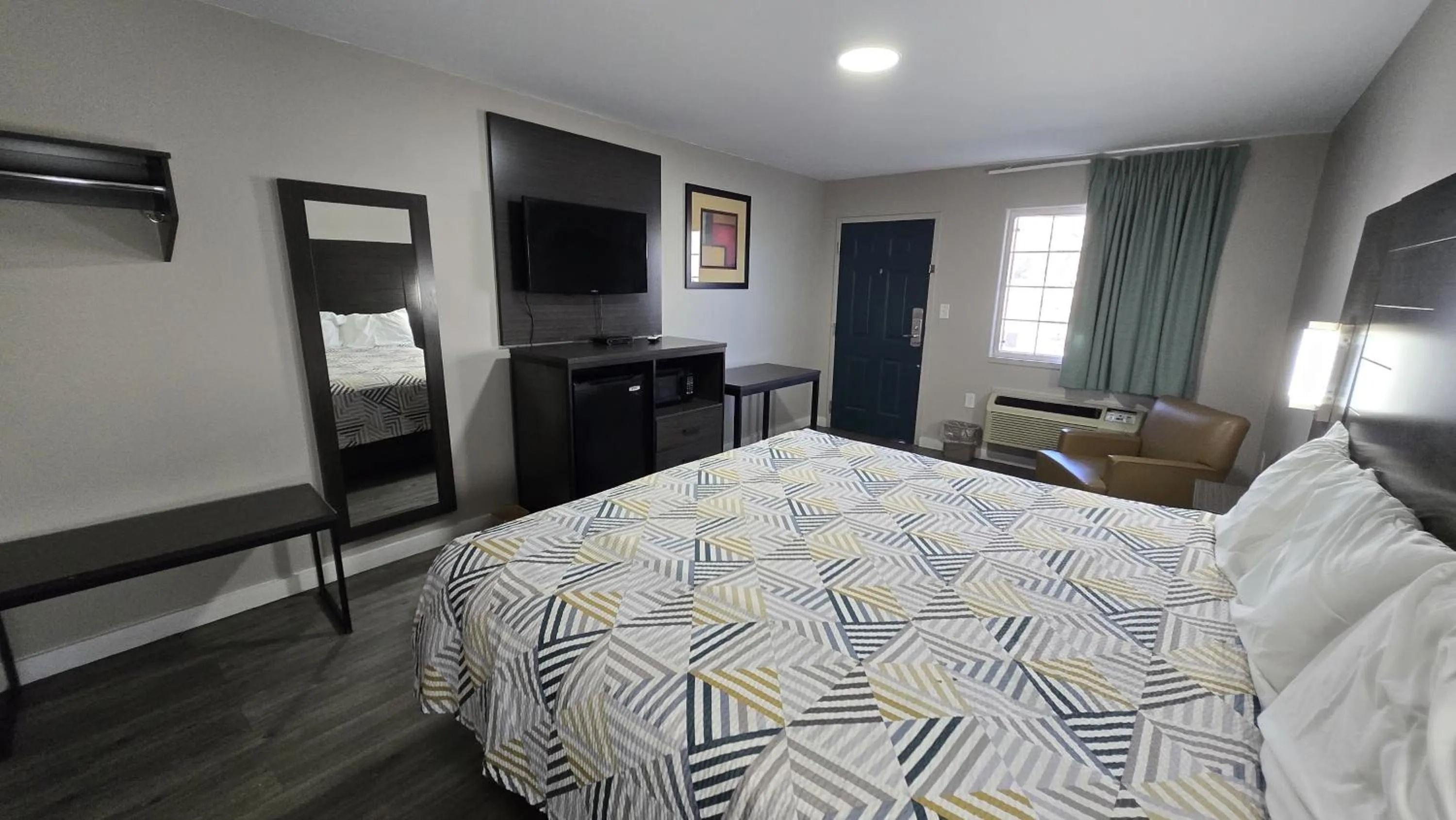 Bedroom, Bed in Deerfield Inn by OYO McComb I-55