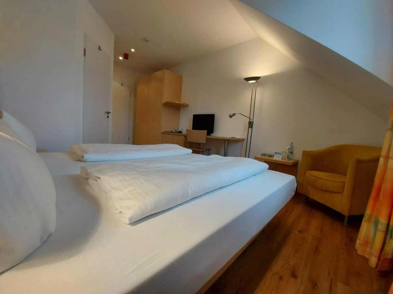 Photo of the whole room, Bed in Gut Gremmelin