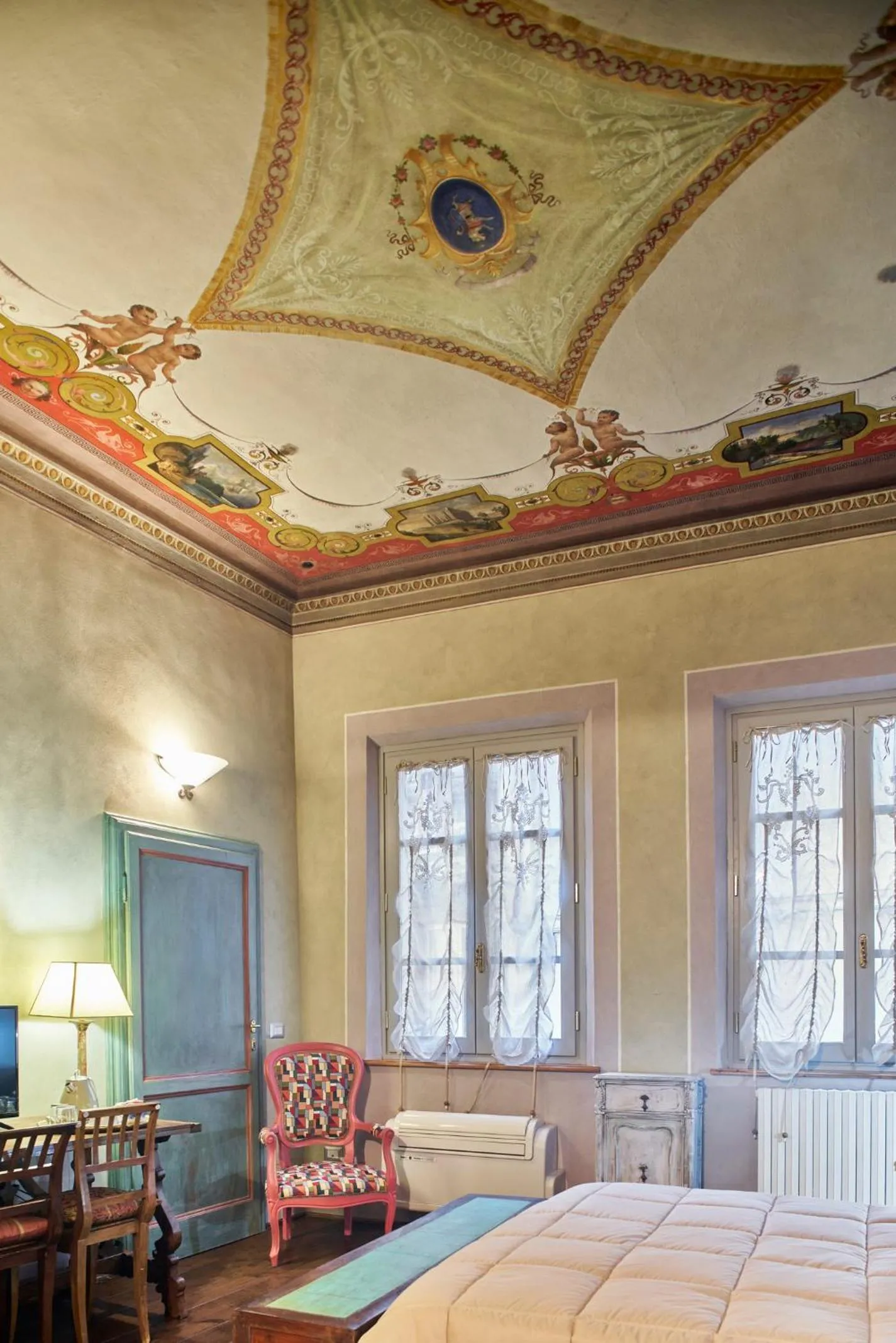 Photo of the whole room, Bed in Alla Scala 1746