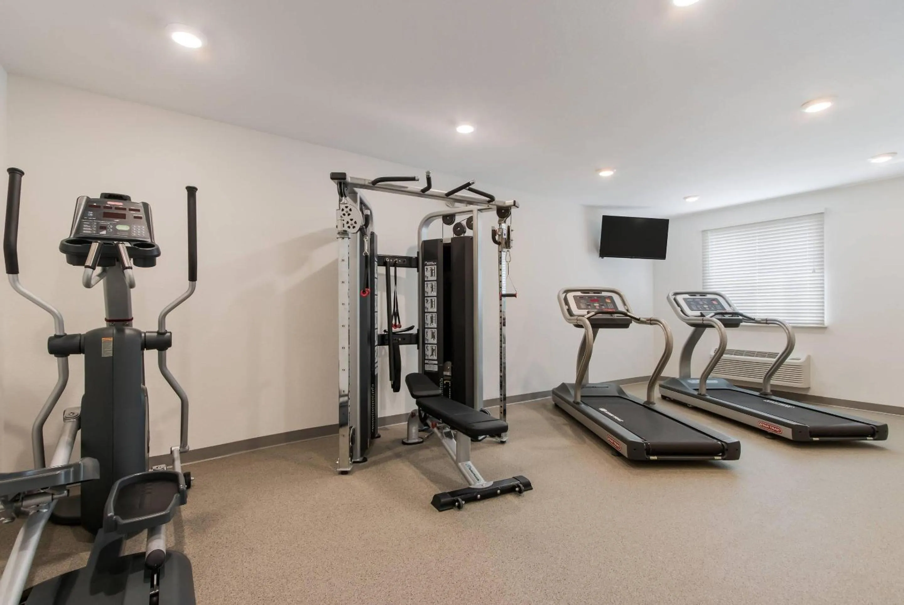 Fitness centre/facilities in WoodSpring Suites Tamarac
