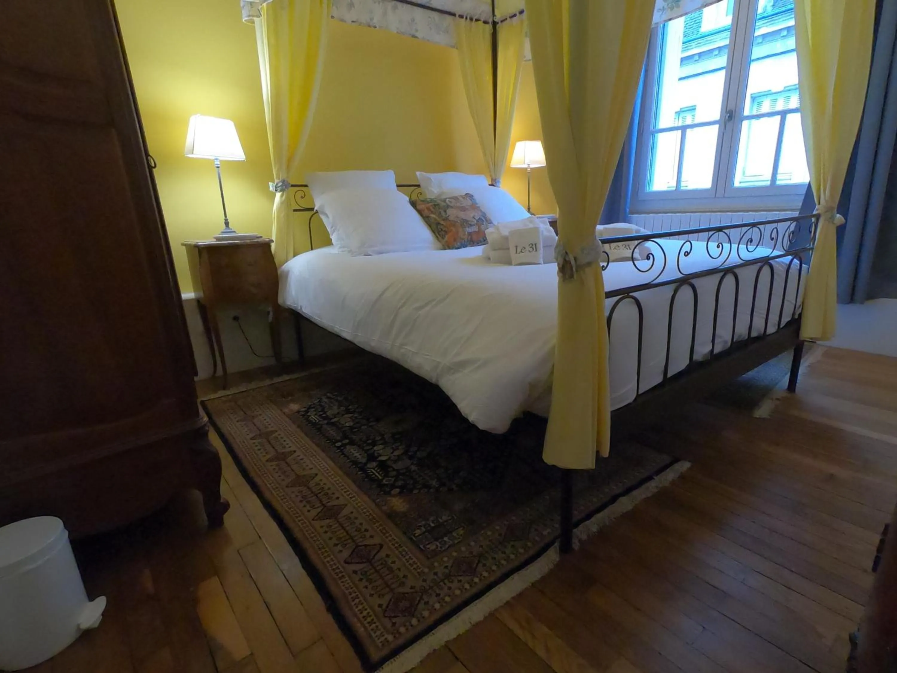 Bed in Le 31 B&B Amboise Centre
