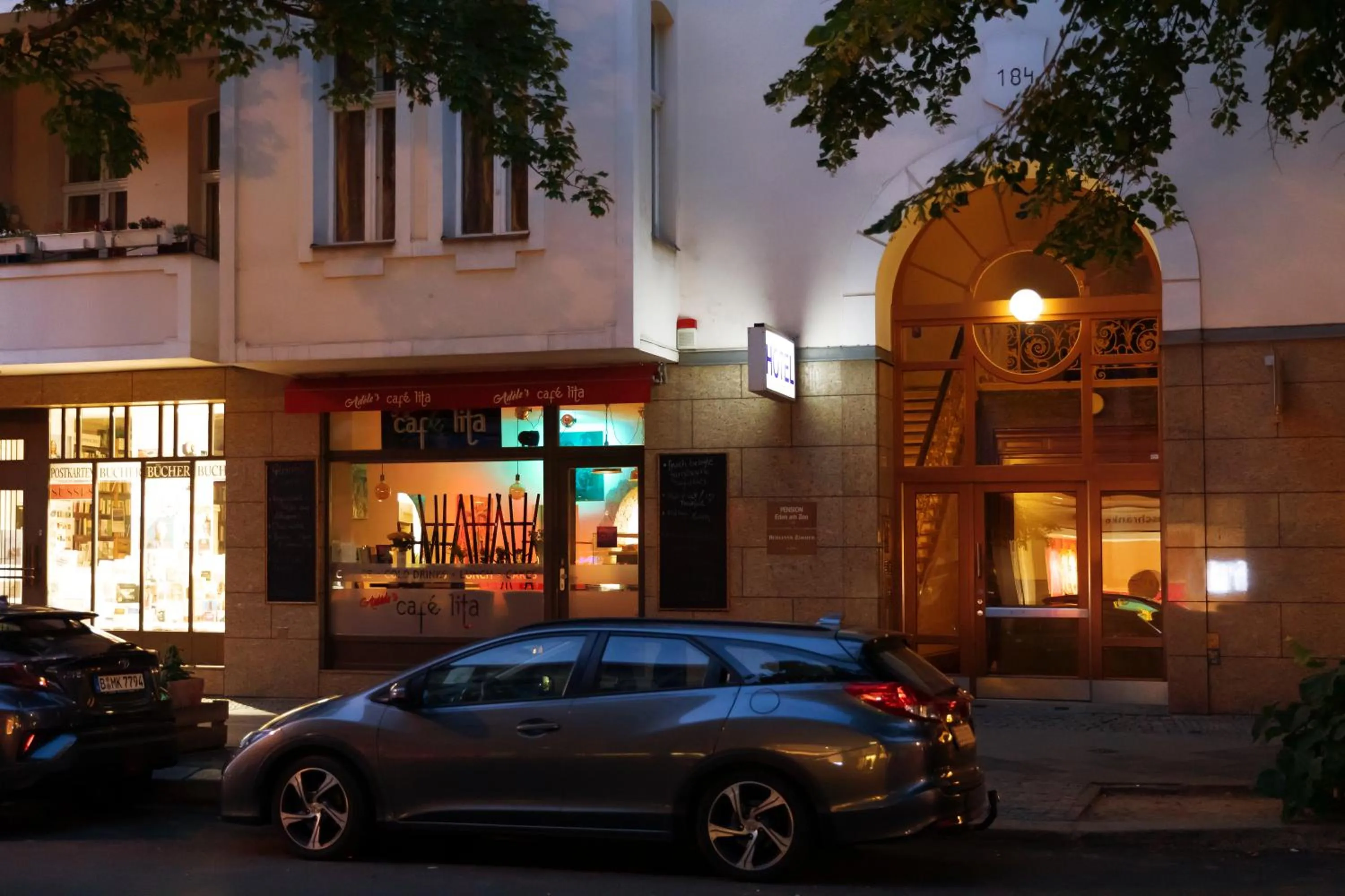 Property Building in Hotel Eden am Zoo